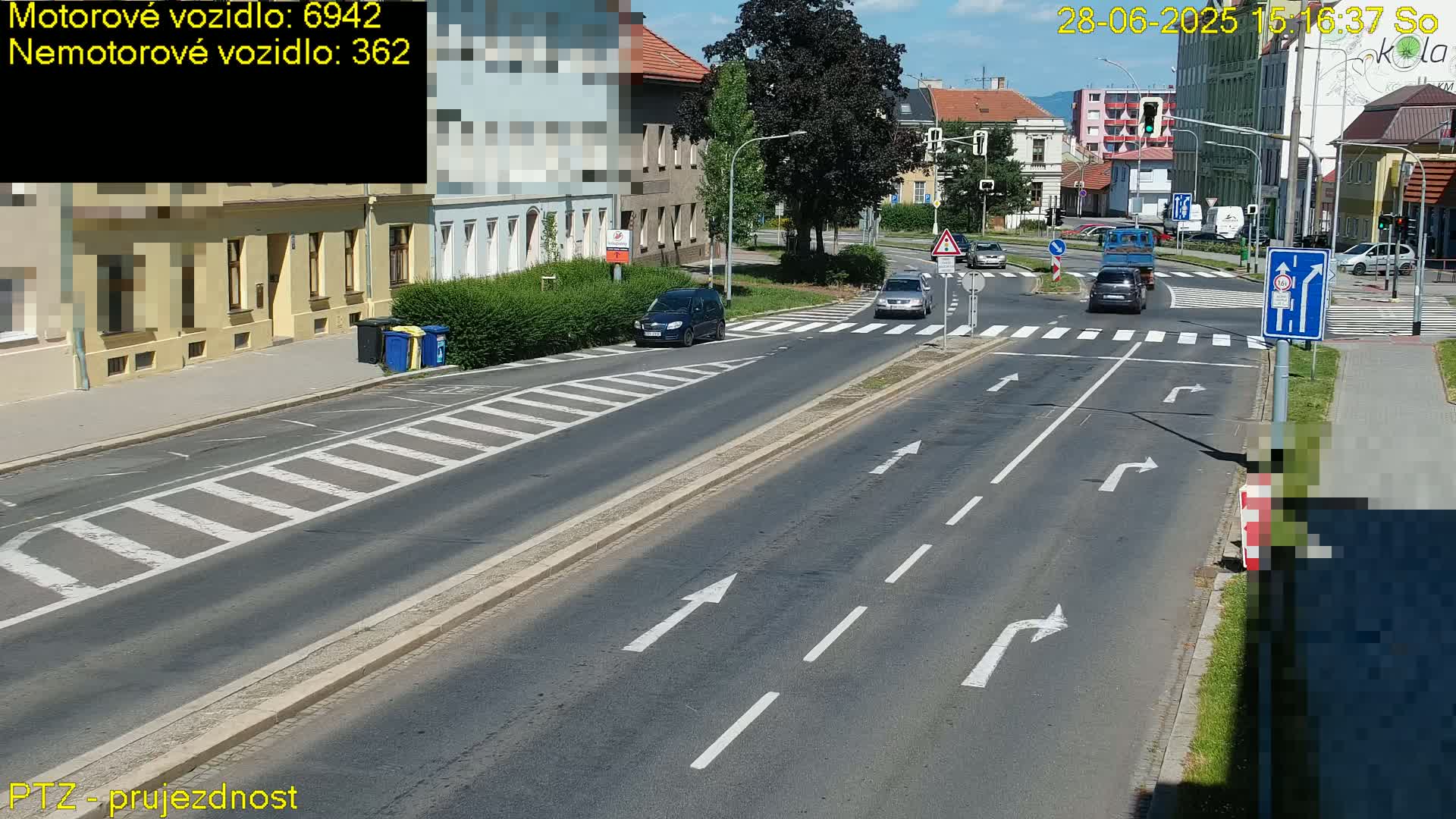 Kroměříž, Husovo & Kotojedska Náměstí Square /ul. 1.Máje (1 May Street) Junction Live Cam - Kromeriz, Zlin, Czechia