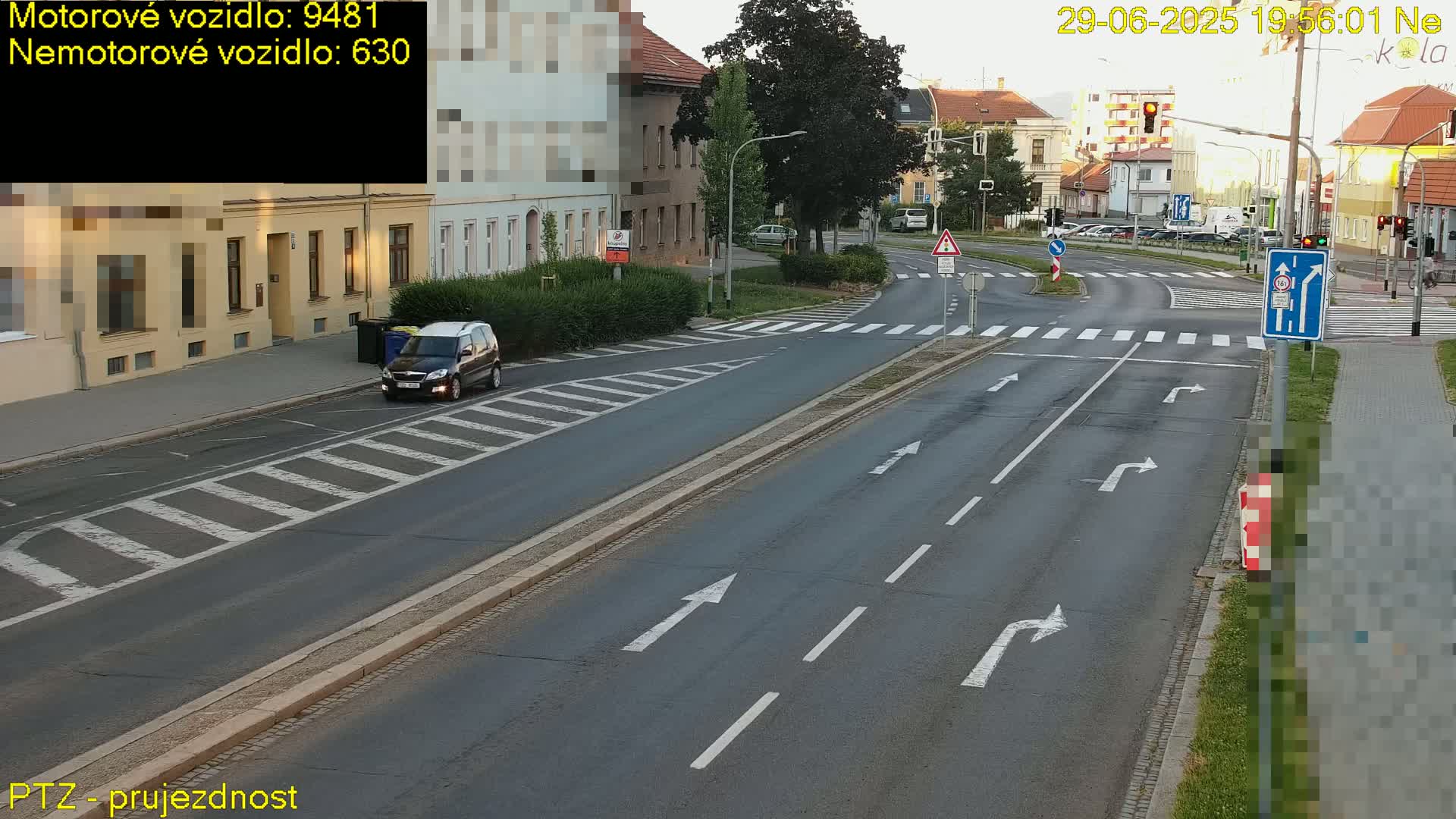 Kroměříž, Husovo & Kotojedska Náměstí Square /ul. 1.Máje (1 May Street) Junction Live Cam - Kromeriz, Zlin, Czechia