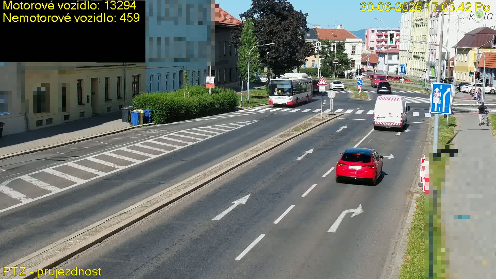 Kroměříž, Husovo & Kotojedska Náměstí Square /ul. 1.Máje (1 May Street) Junction Live Cam - Kromeriz, Zlin, Czechia
