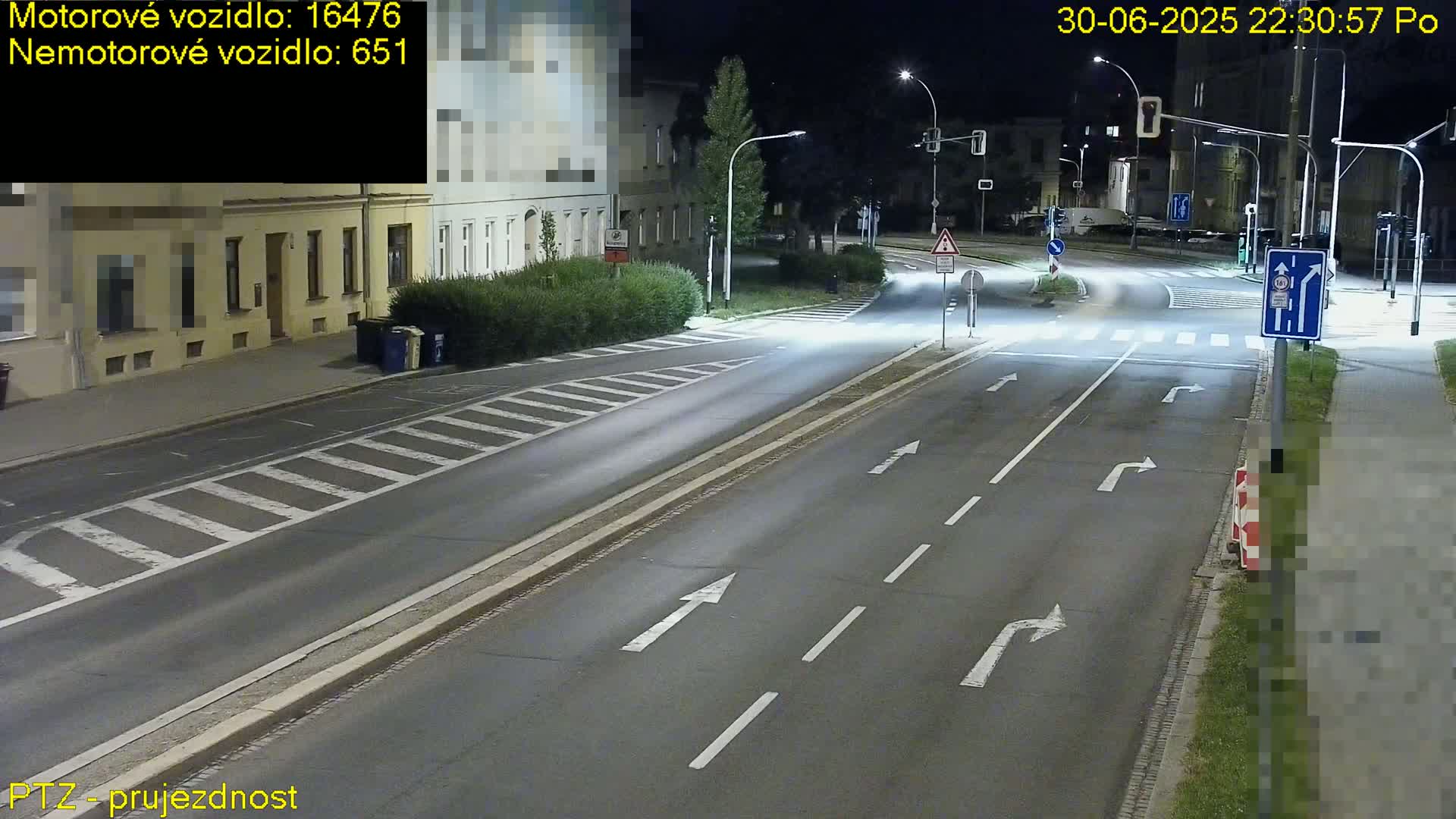 Kroměříž, Husovo & Kotojedska Náměstí Square /ul. 1.Máje (1 May Street) Junction Live Cam - Kromeriz, Zlin, Czechia