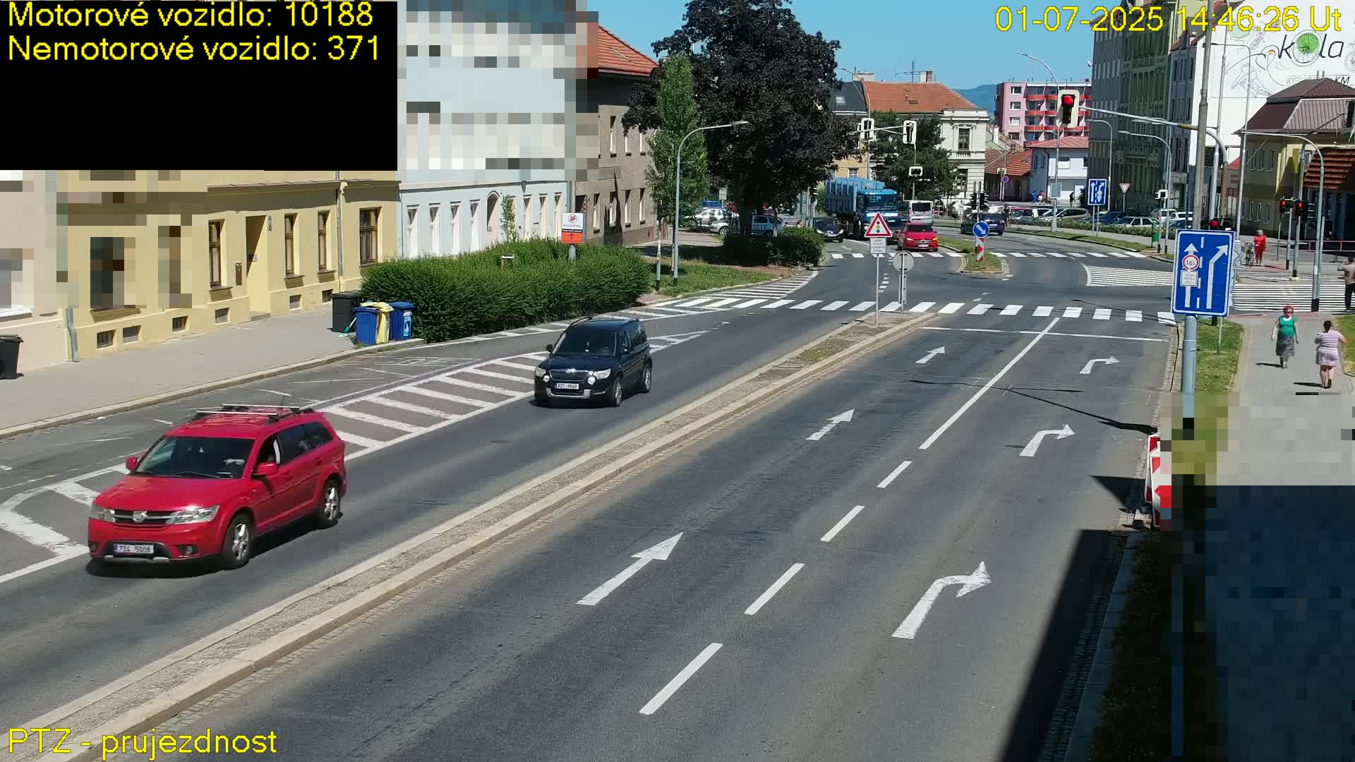 Kroměříž, Husovo & Kotojedska Náměstí Square /ul. 1.Máje (1 May Street) Junction Live Cam - Kromeriz, Zlin, Czechia