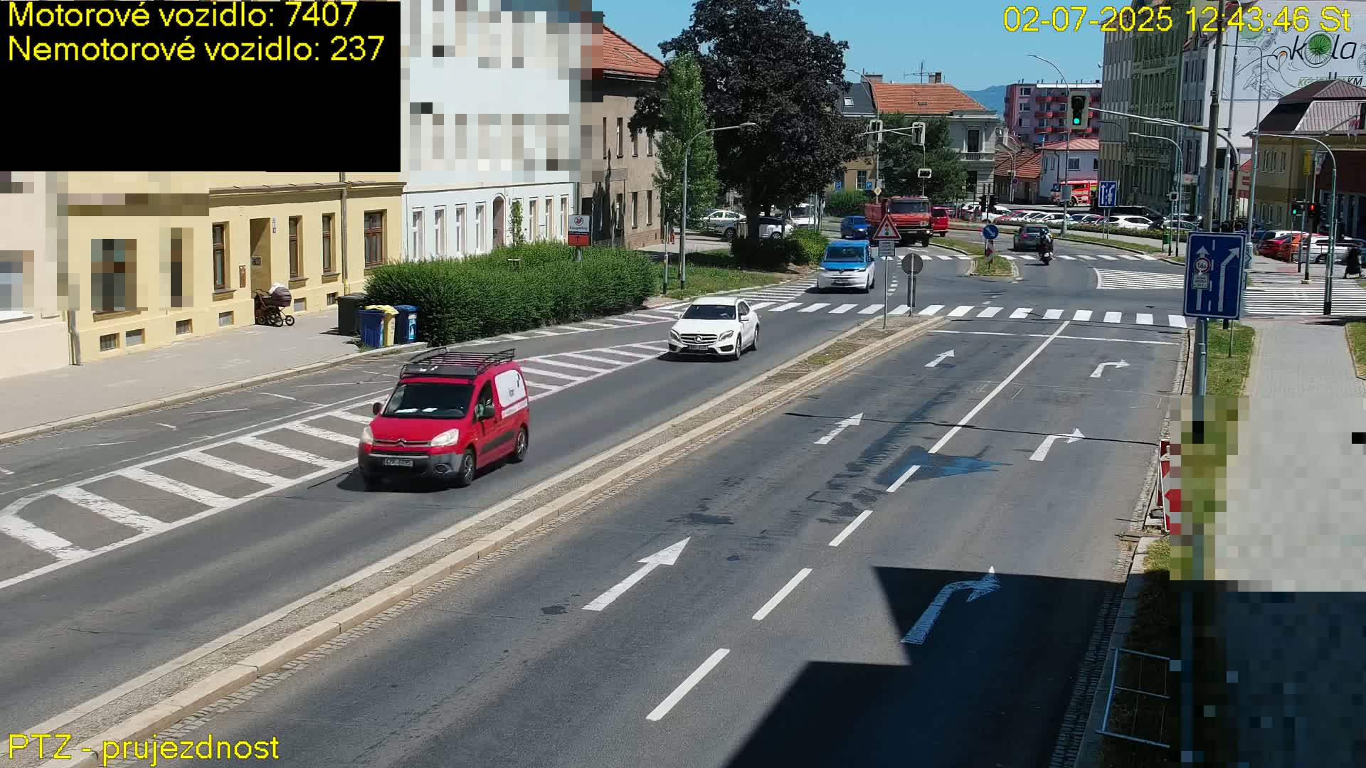 Kroměříž, Husovo & Kotojedska Náměstí Square /ul. 1.Máje (1 May Street) Junction Live Cam - Kromeriz, Zlin, Czechia