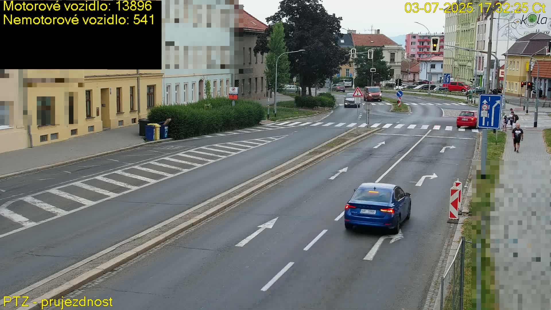 Kroměříž, Husovo & Kotojedska Náměstí Square /ul. 1.Máje (1 May Street) Junction Live Cam - Kromeriz, Zlin, Czechia