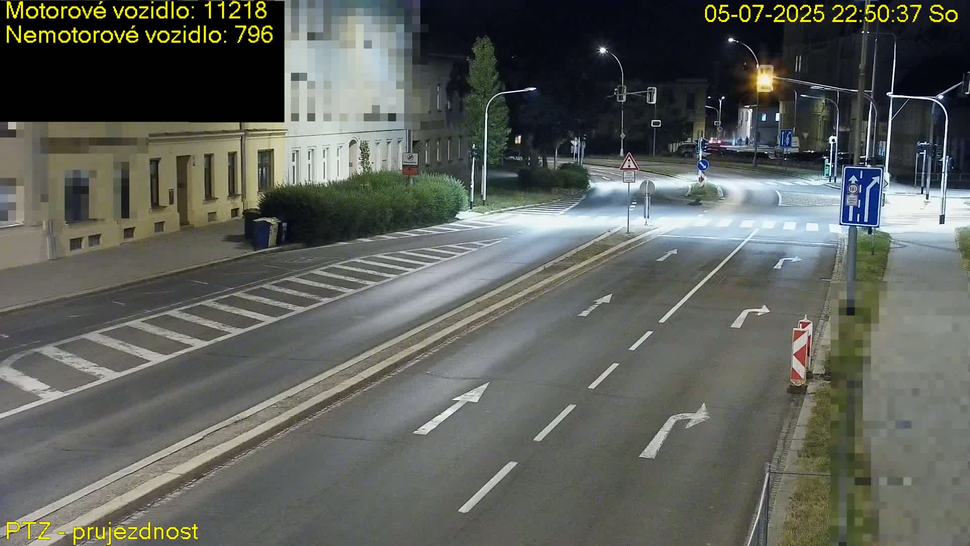 Kroměříž, Husovo & Kotojedska Náměstí Square /ul. 1.Máje (1 May Street) Junction Live Cam - Kromeriz, Zlin, Czechia
