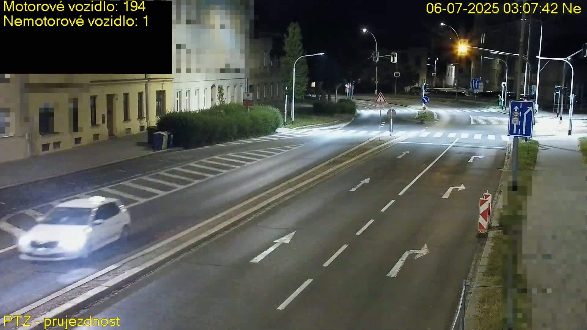 Kroměříž, Husovo & Kotojedska Náměstí Square /ul. 1.Máje (1 May Street) Junction Live Cam - Kromeriz, Zlin, Czechia