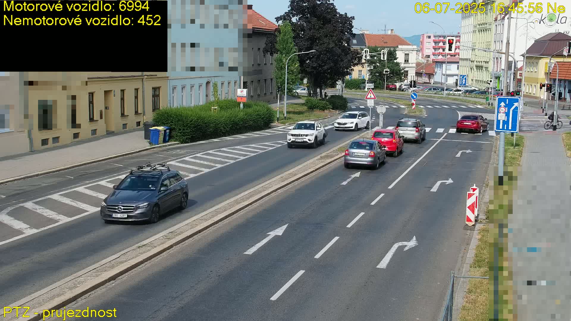Kroměříž, Husovo & Kotojedska Náměstí Square /ul. 1.Máje (1 May Street) Junction Live Cam - Kromeriz, Zlin, Czechia