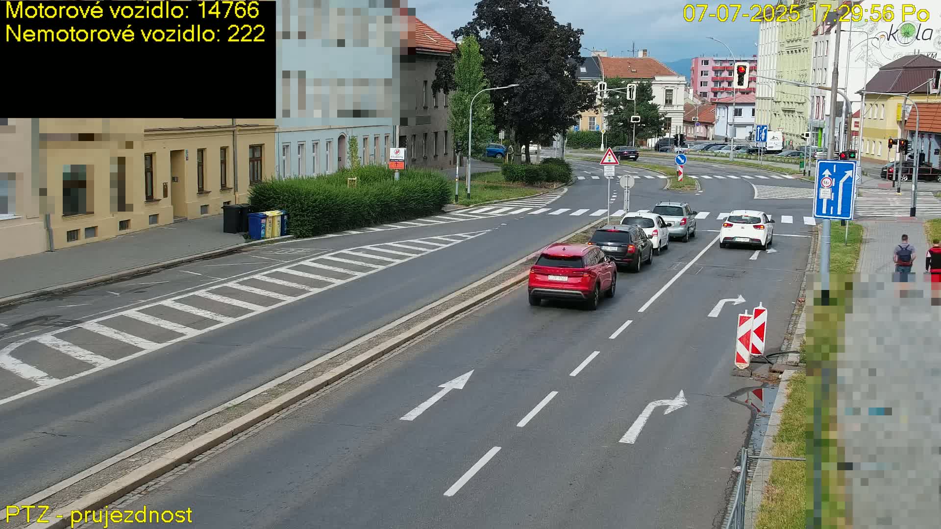 Kroměříž, Husovo & Kotojedska Náměstí Square /ul. 1.Máje (1 May Street) Junction Live Cam - Kromeriz, Zlin, Czechia