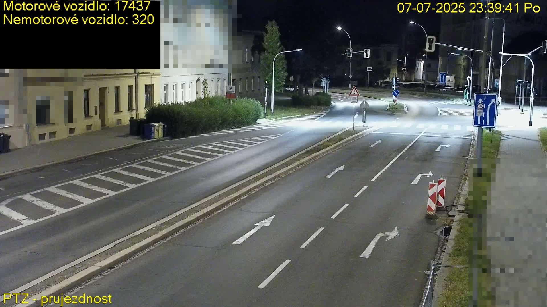 Kroměříž, Husovo & Kotojedska Náměstí Square /ul. 1.Máje (1 May Street) Junction Live Cam - Kromeriz, Zlin, Czechia