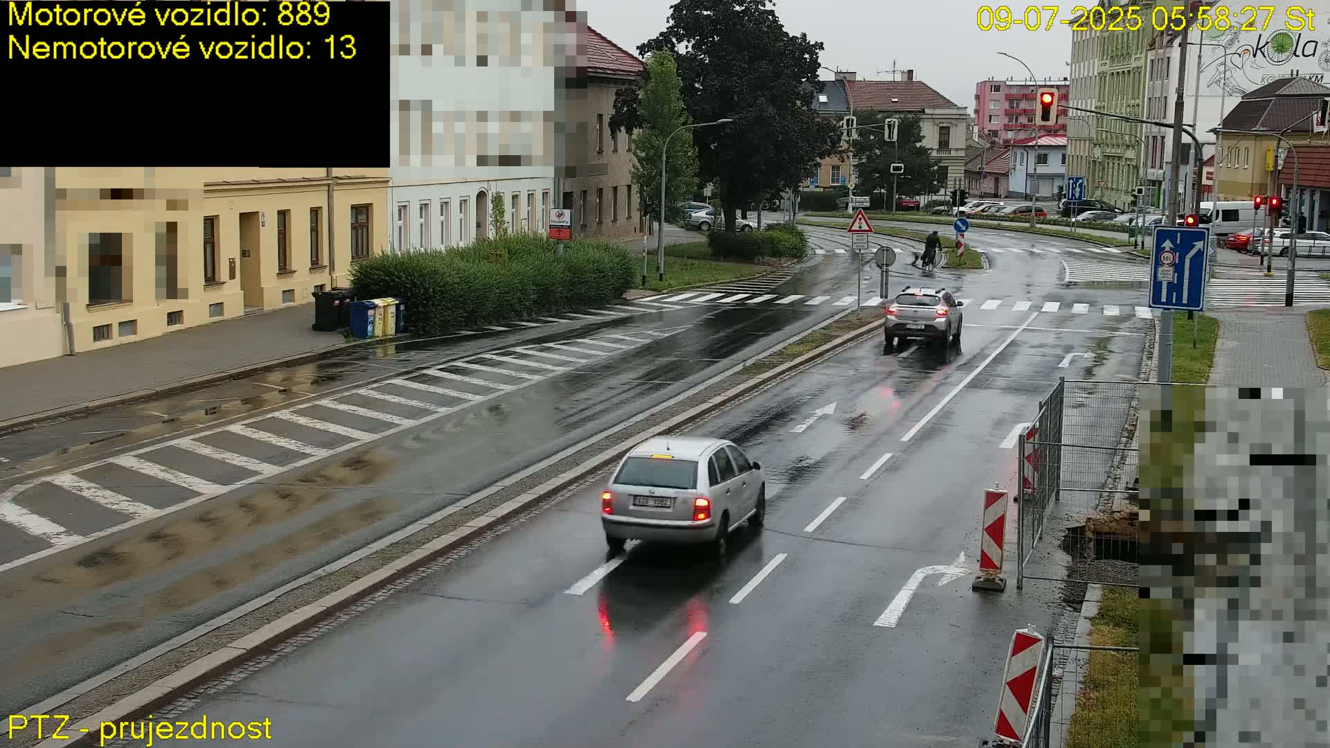 Kroměříž, Husovo & Kotojedska Náměstí Square /ul. 1.Máje (1 May Street) Junction Live Cam - Kromeriz, Zlin, Czechia