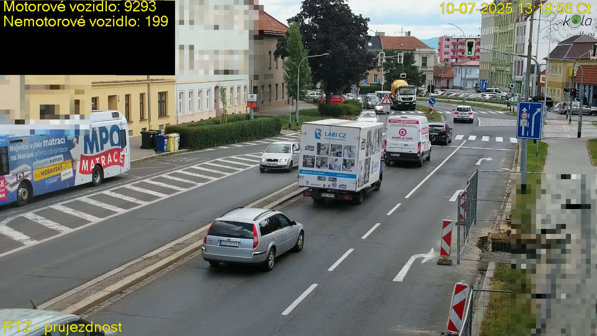 Kroměříž, Husovo & Kotojedska Náměstí Square /ul. 1.Máje (1 May Street) Junction Live Cam - Kromeriz, Zlin, Czechia