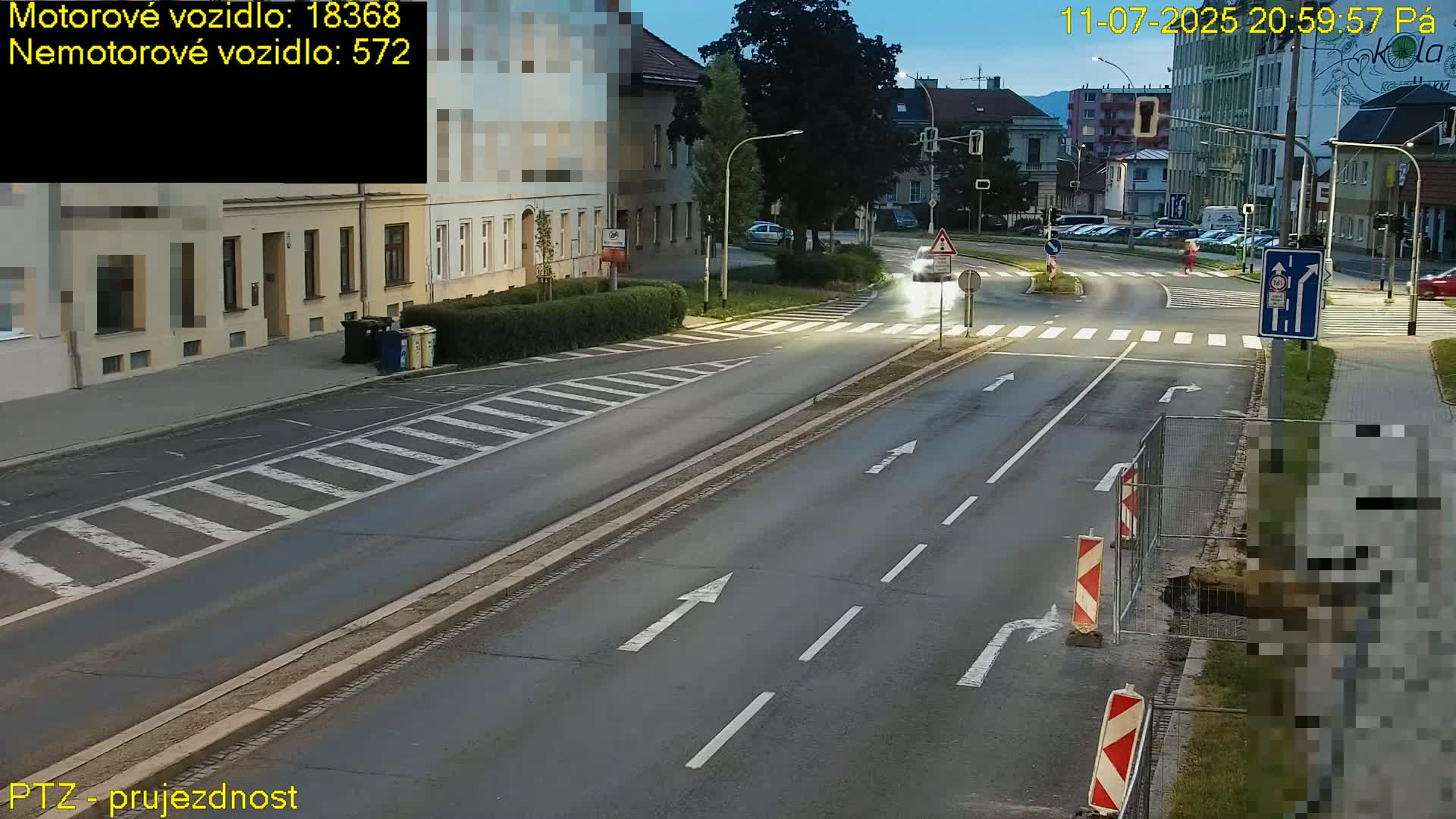 Kroměříž, Husovo & Kotojedska Náměstí Square /ul. 1.Máje (1 May Street) Junction Live Cam - Kromeriz, Zlin, Czechia