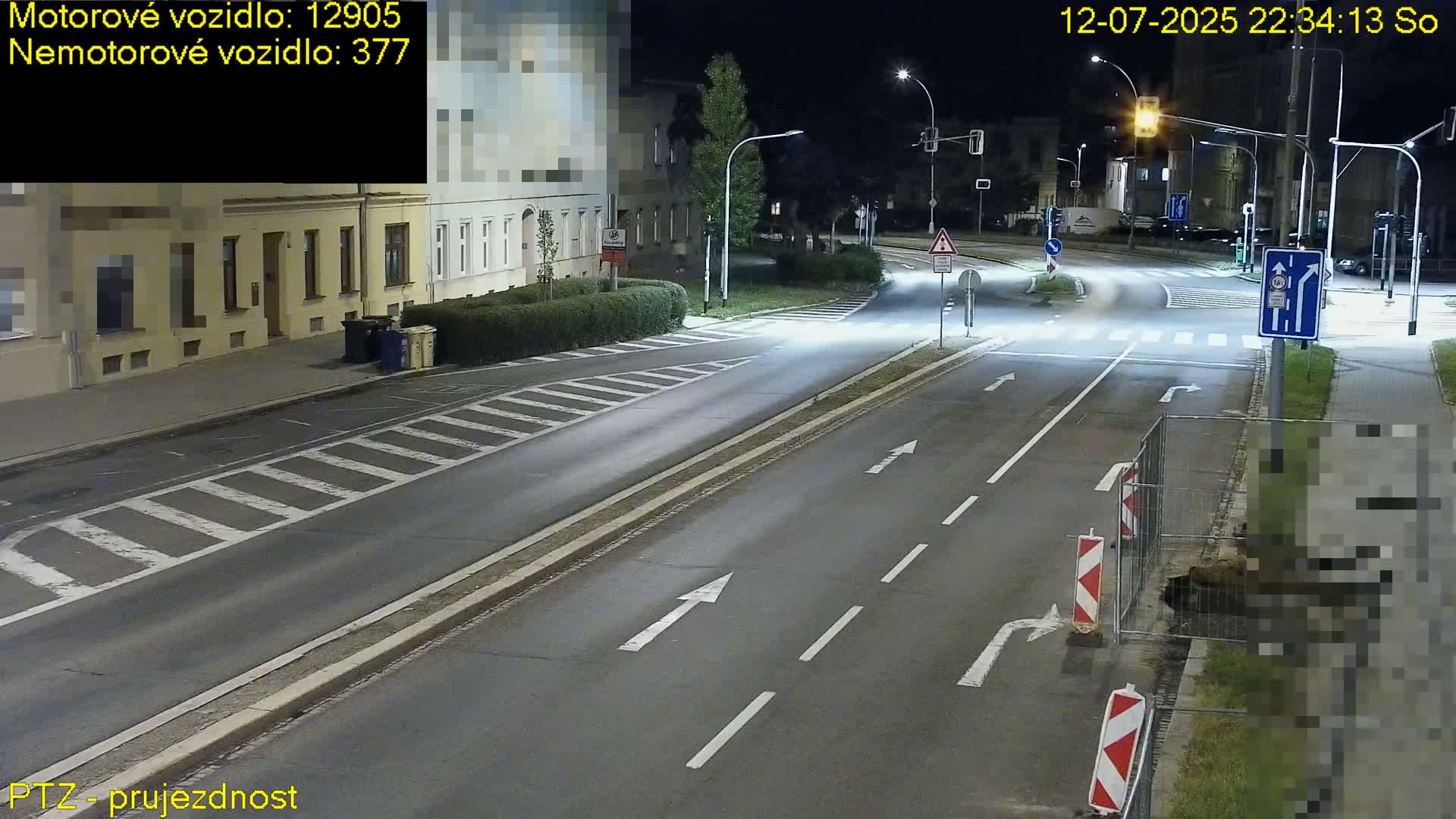 Kroměříž, Husovo & Kotojedska Náměstí Square /ul. 1.Máje (1 May Street) Junction Live Cam - Kromeriz, Zlin, Czechia