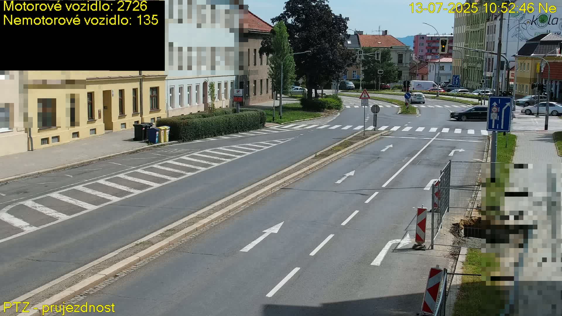 Kroměříž, Husovo & Kotojedska Náměstí Square /ul. 1.Máje (1 May Street) Junction Live Cam - Kromeriz, Zlin, Czechia