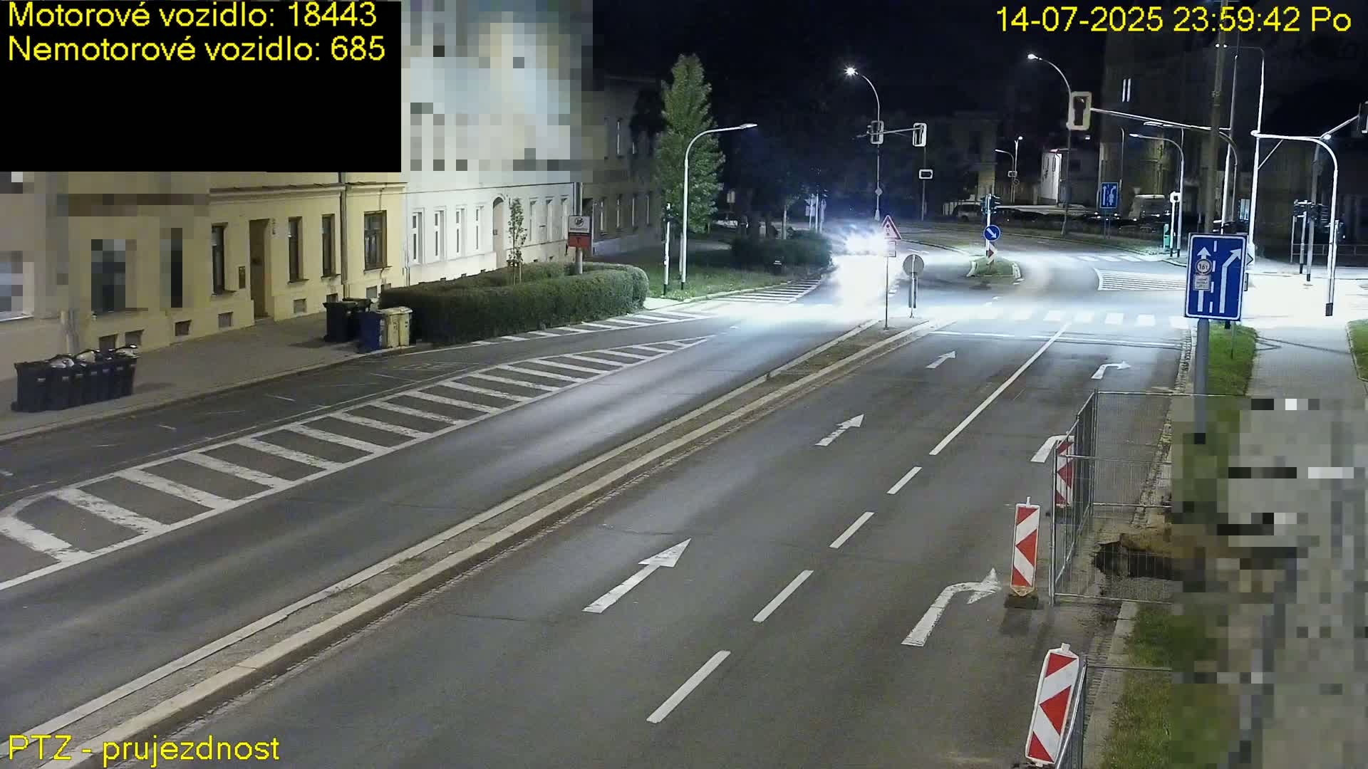Kroměříž, Husovo & Kotojedska Náměstí Square /ul. 1.Máje (1 May Street) Junction Live Cam - Kromeriz, Zlin, Czechia