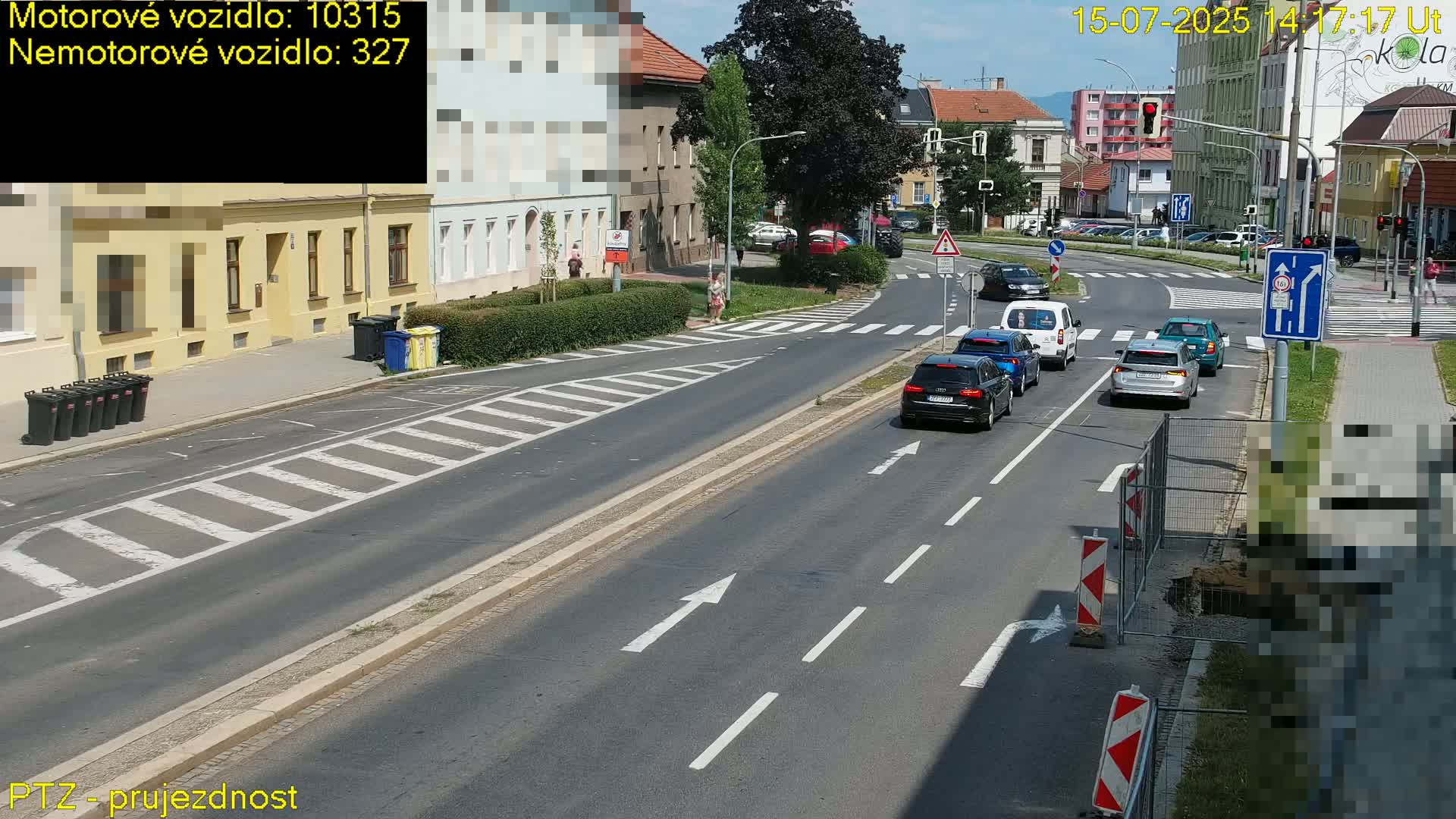Kroměříž, Husovo & Kotojedska Náměstí Square /ul. 1.Máje (1 May Street) Junction Live Cam - Kromeriz, Zlin, Czechia