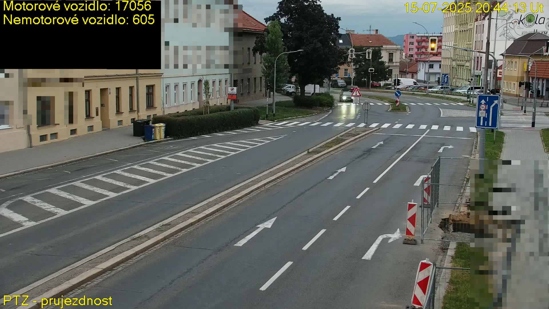 Kroměříž, Husovo & Kotojedska Náměstí Square /ul. 1.Máje (1 May Street) Junction Live Cam - Kromeriz, Zlin, Czechia