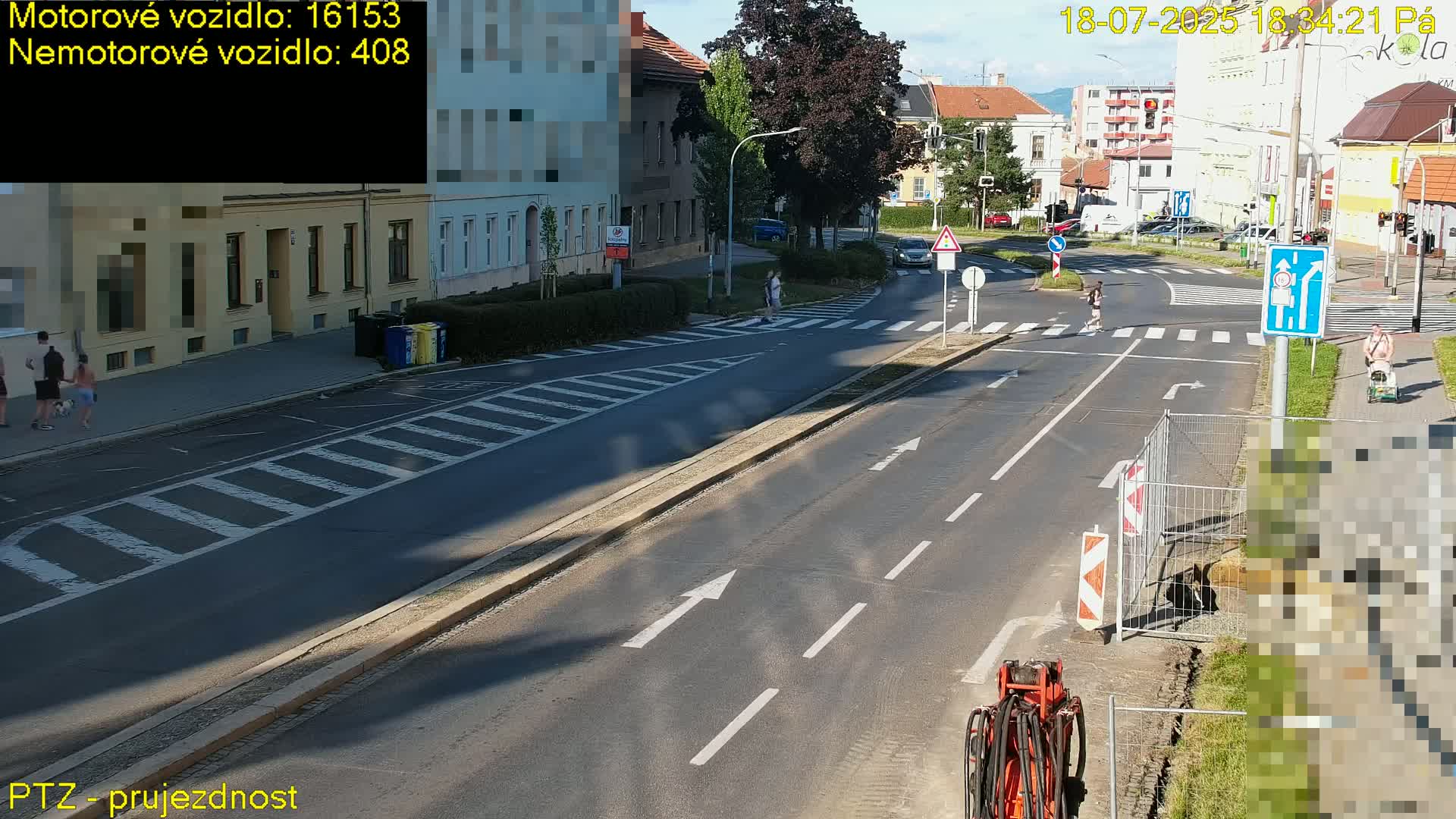 Kroměříž, Husovo & Kotojedska Náměstí Square /ul. 1.Máje (1 May Street) Junction Live Cam - Kromeriz, Zlin, Czechia