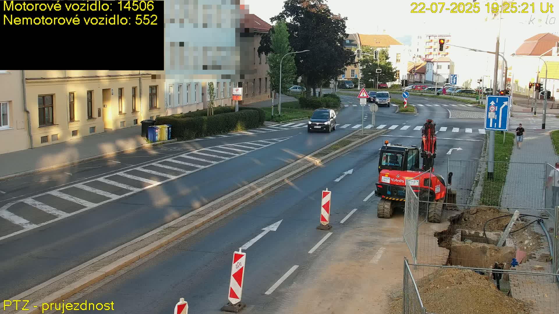 Kroměříž, Husovo & Kotojedska Náměstí Square /ul. 1.Máje (1 May Street) Junction Live Cam - Kromeriz, Zlin, Czechia