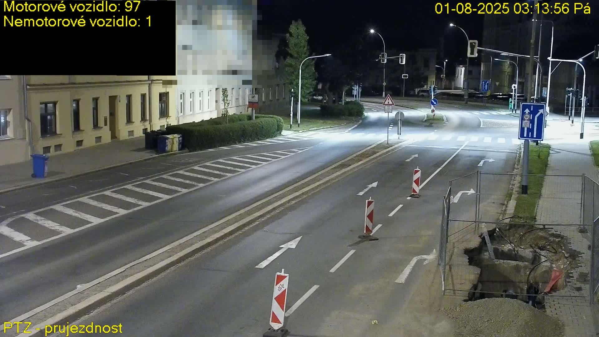 Kroměříž, Husovo & Kotojedska Náměstí Square /ul. 1.Máje (1 May Street) Junction Live Cam - Kromeriz, Zlin, Czechia
