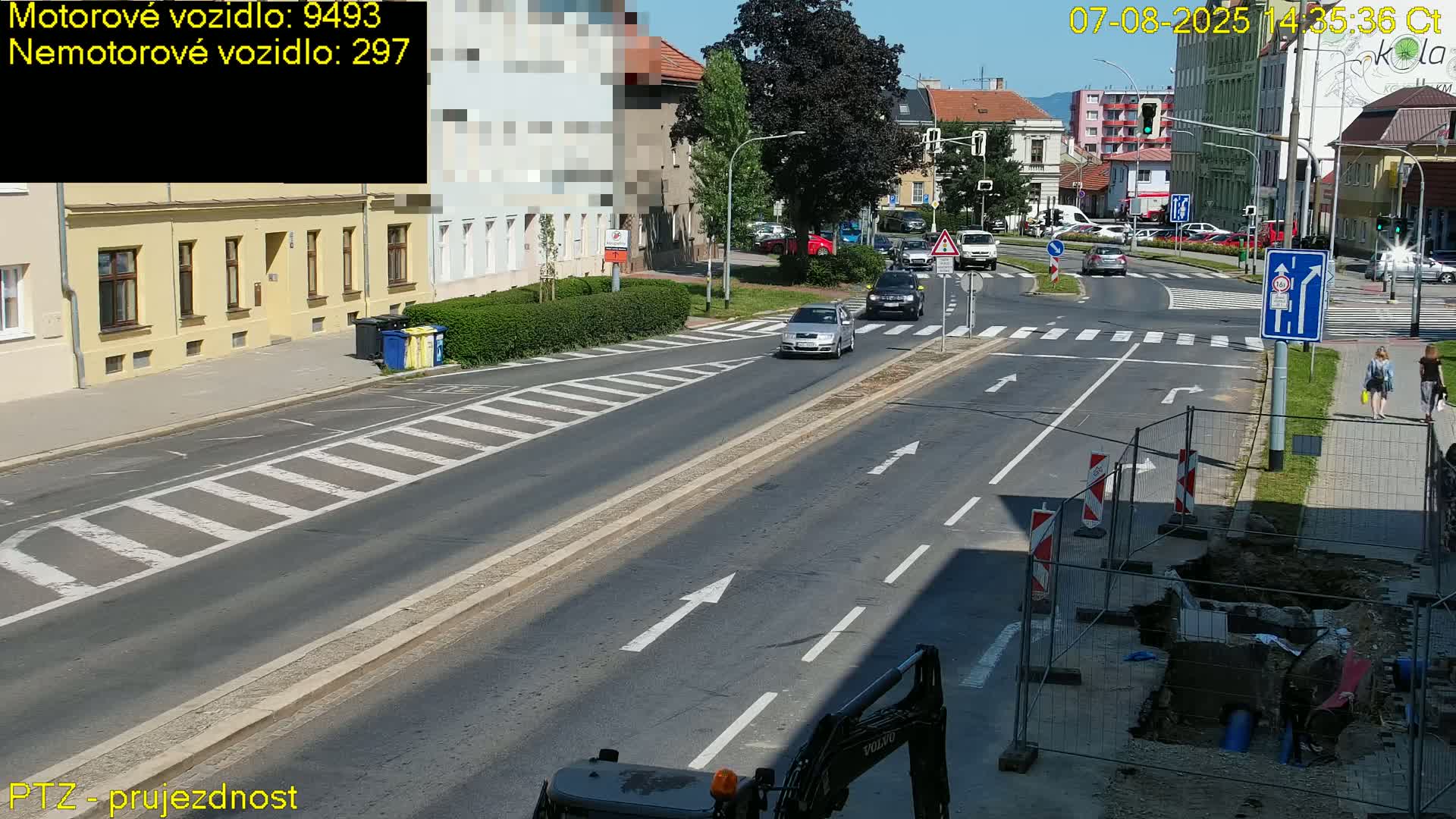 Kroměříž, Husovo & Kotojedska Náměstí Square /ul. 1.Máje (1 May Street) Junction Live Cam - Kromeriz, Zlin, Czechia