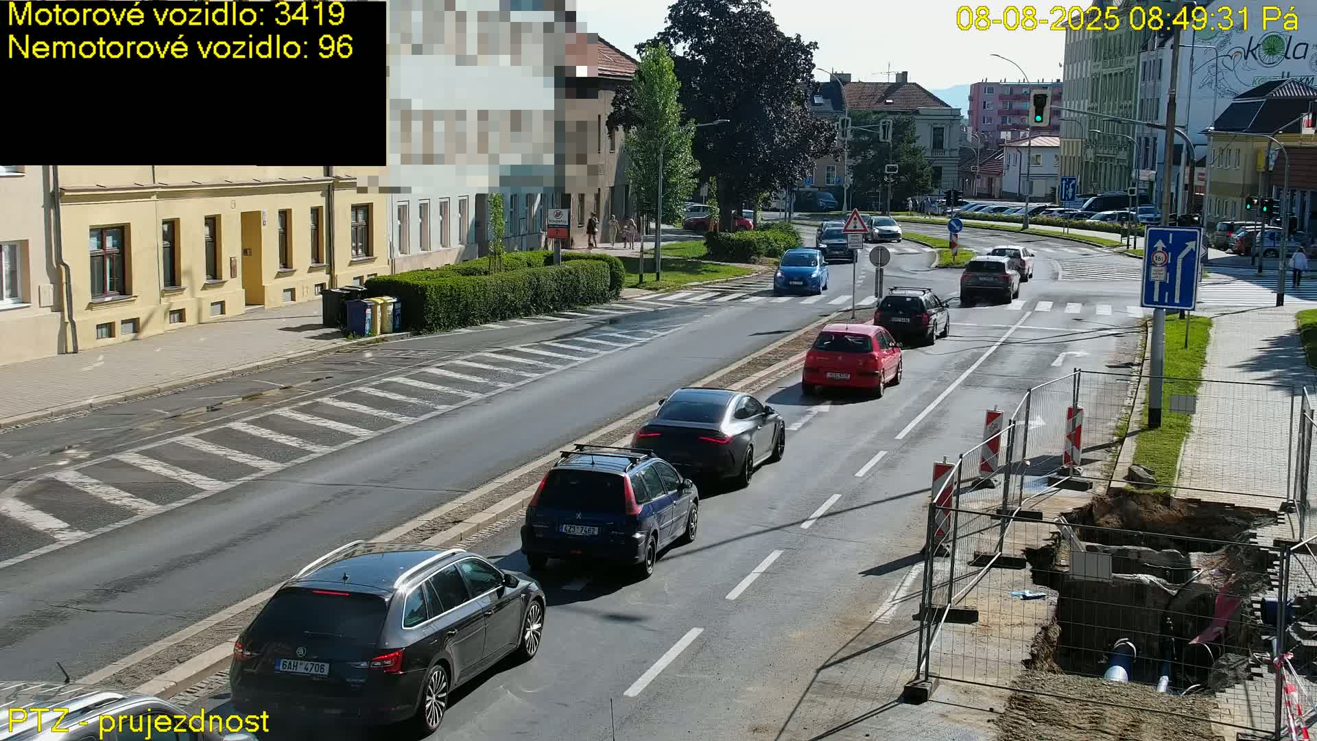 Kroměříž, Husovo & Kotojedska Náměstí Square /ul. 1.Máje (1 May Street) Junction Live Cam - Kromeriz, Zlin, Czechia