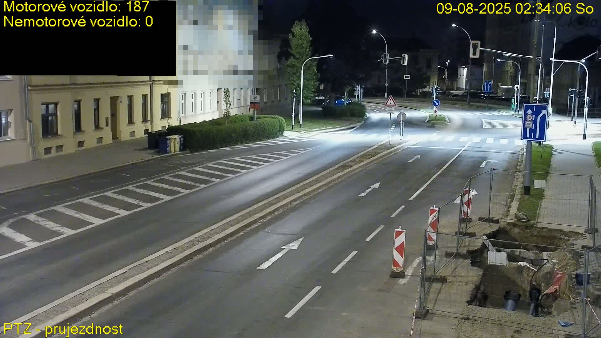 Kroměříž, Husovo & Kotojedska Náměstí Square /ul. 1.Máje (1 May Street) Junction Live Cam - Kromeriz, Zlin, Czechia