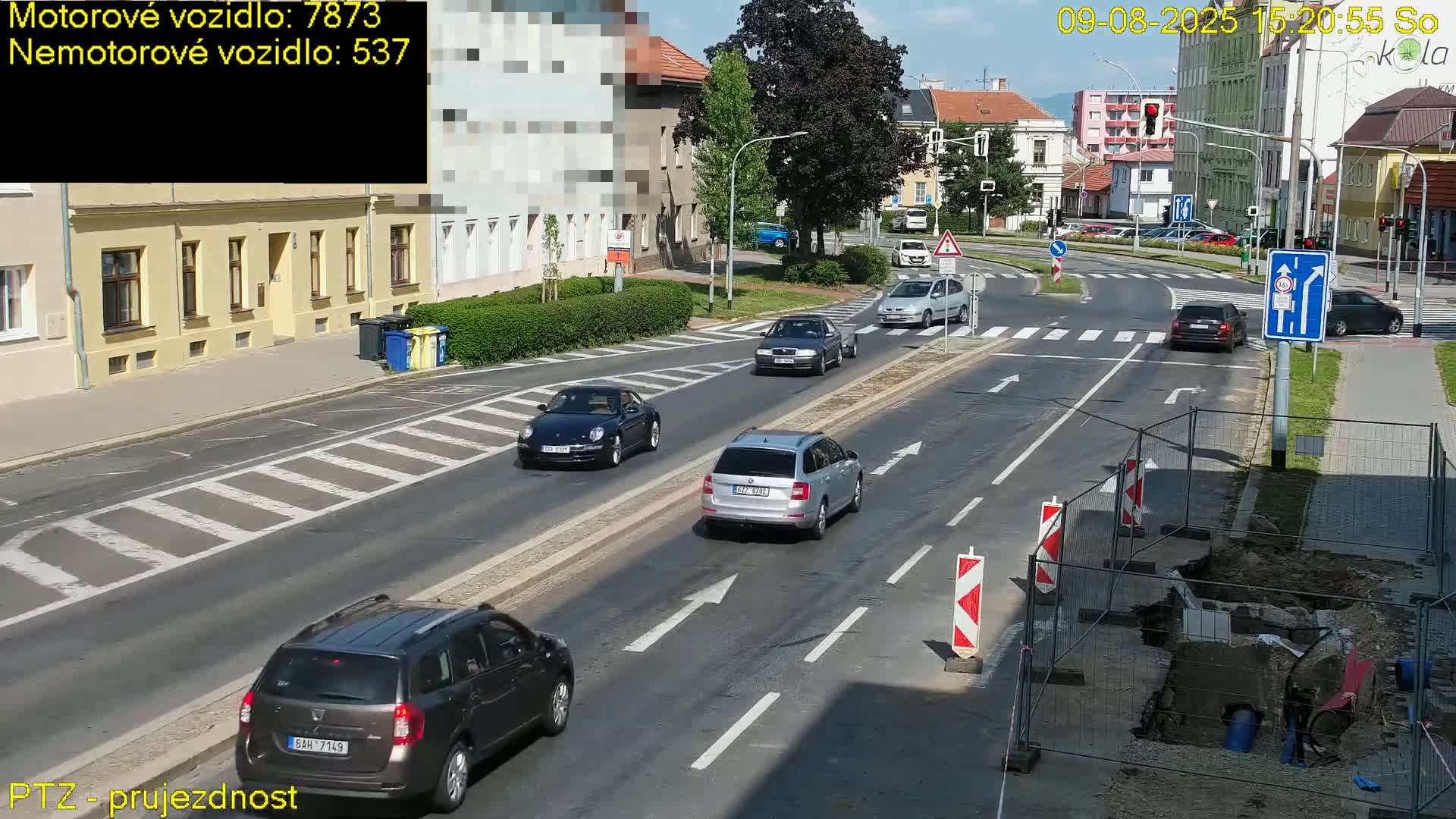 Kroměříž, Husovo & Kotojedska Náměstí Square /ul. 1.Máje (1 May Street) Junction Live Cam - Kromeriz, Zlin, Czechia