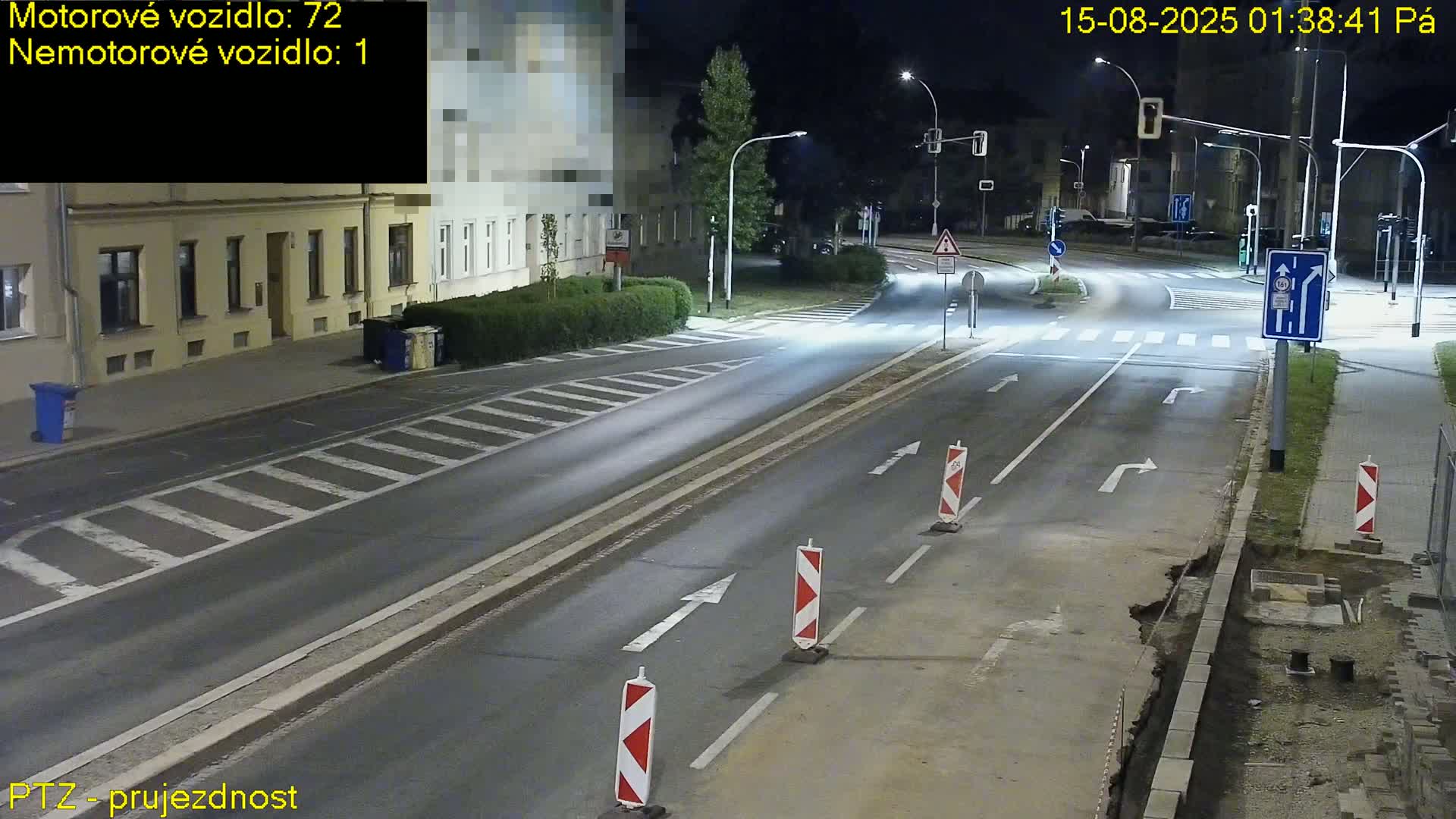 Kroměříž, Husovo & Kotojedska Náměstí Square /ul. 1.Máje (1 May Street) Junction Live Cam - Kromeriz, Zlin, Czechia