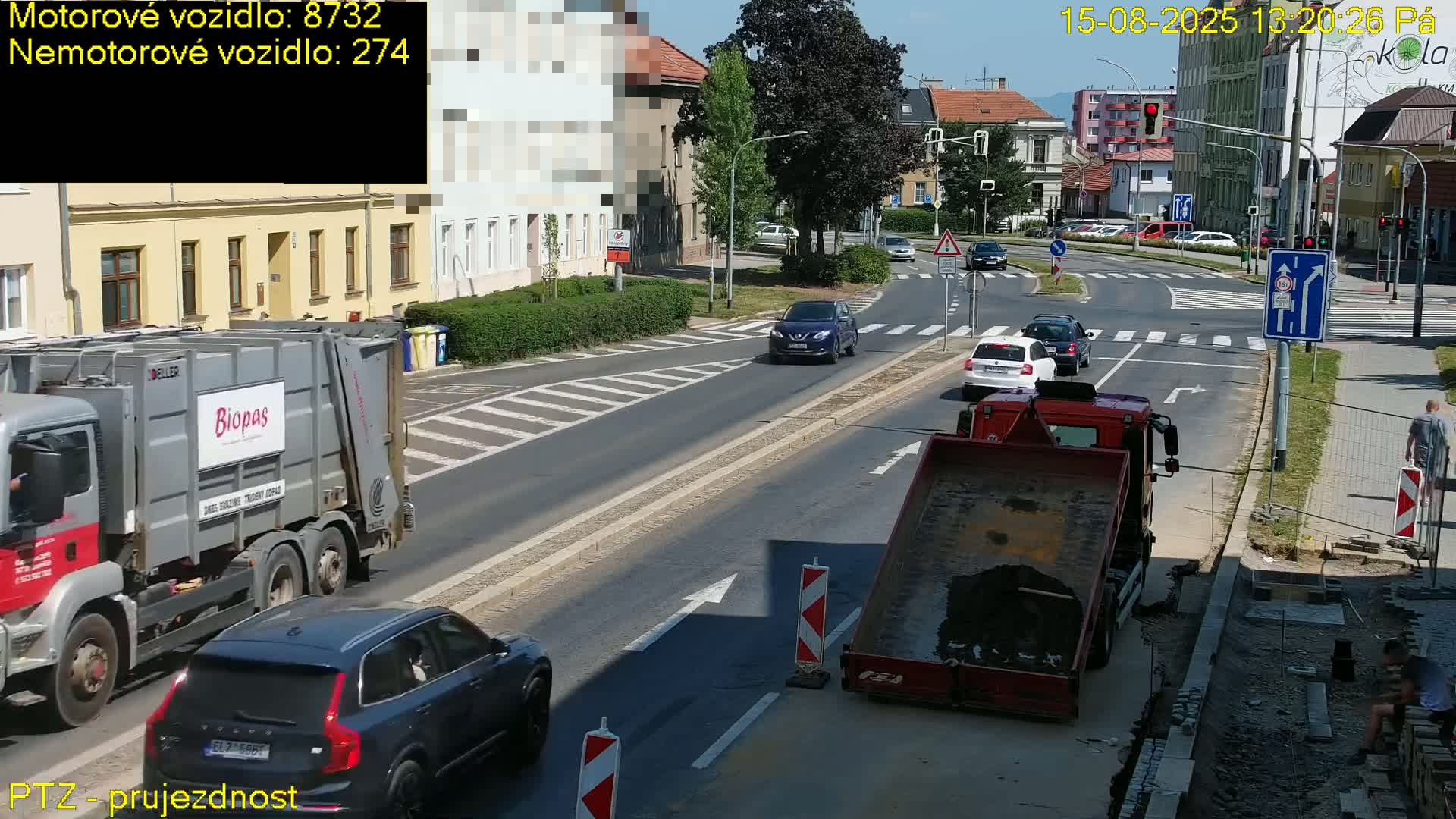 Kroměříž, Husovo & Kotojedska Náměstí Square /ul. 1.Máje (1 May Street) Junction Live Cam - Kromeriz, Zlin, Czechia