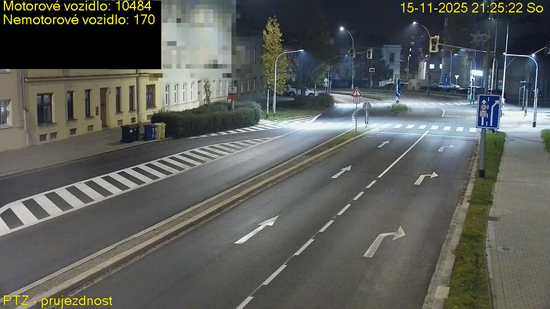 Kroměříž, Husovo & Kotojedska Náměstí Square /ul. 1.Máje (1 May Street) Junction Live Cam - Kromeriz, Zlin, Czechia