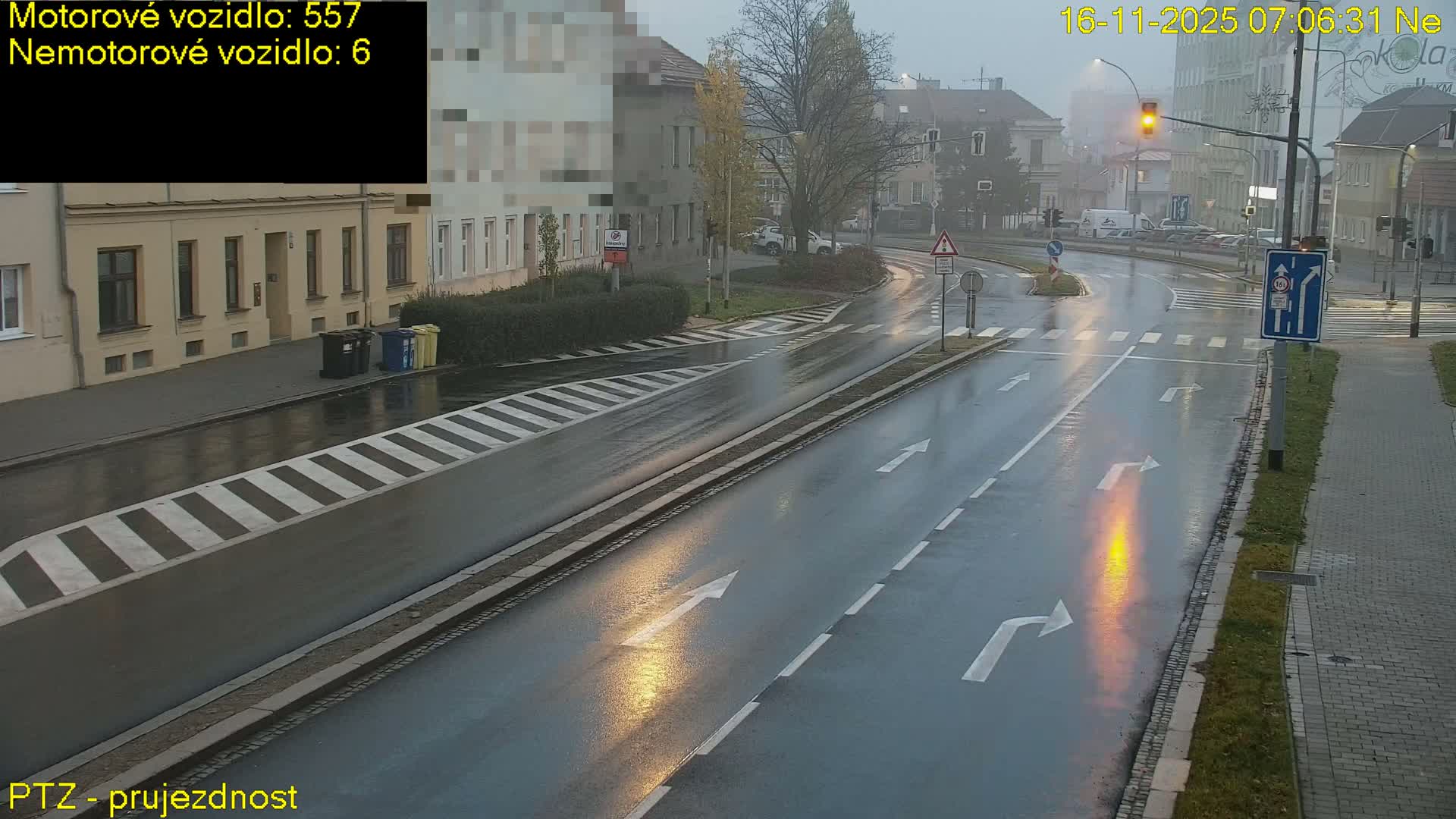 Kroměříž, Husovo & Kotojedska Náměstí Square /ul. 1.Máje (1 May Street) Junction Live Cam - Kromeriz, Zlin, Czechia