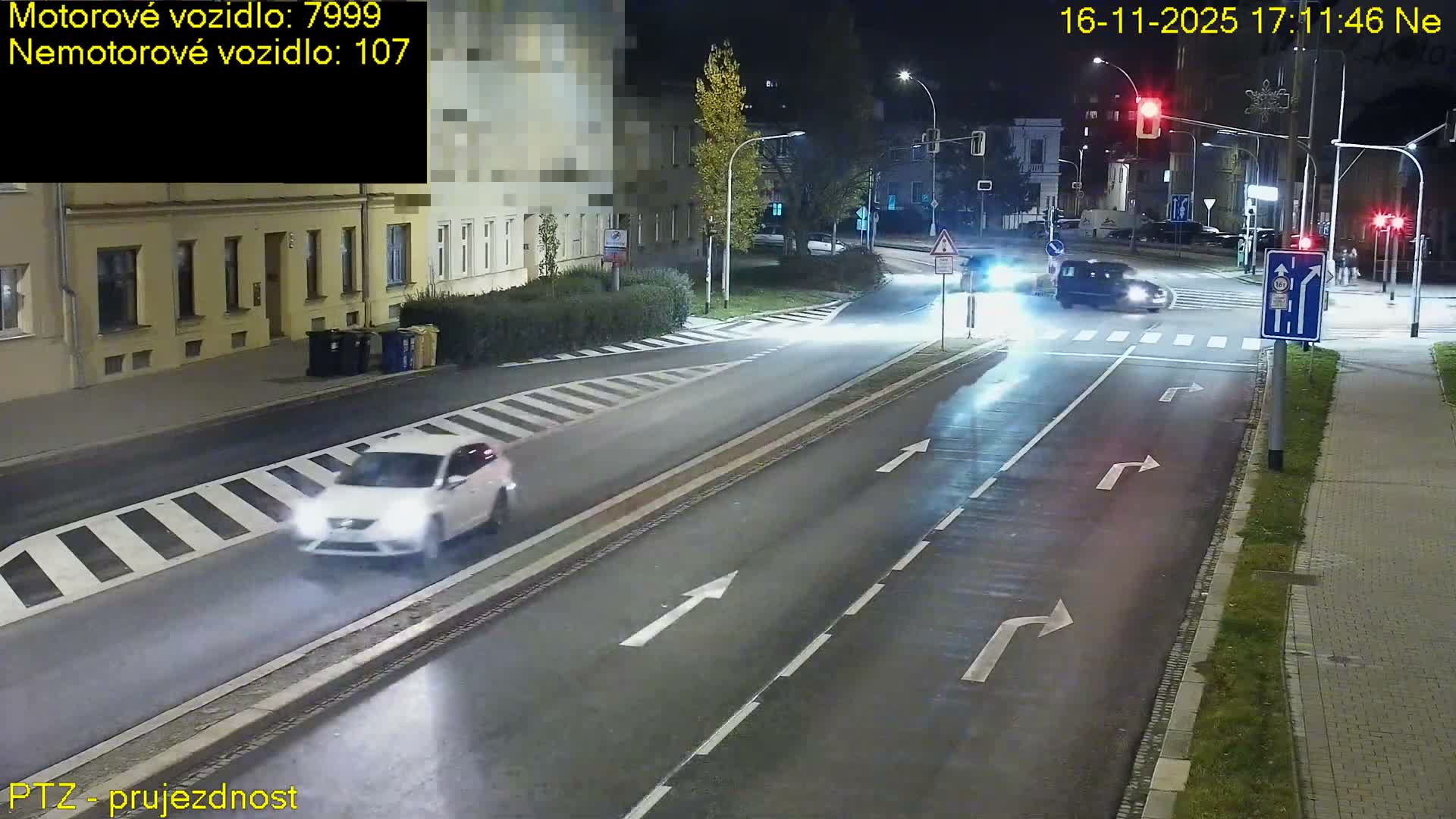 Kroměříž, Husovo & Kotojedska Náměstí Square /ul. 1.Máje (1 May Street) Junction Live Cam - Kromeriz, Zlin, Czechia