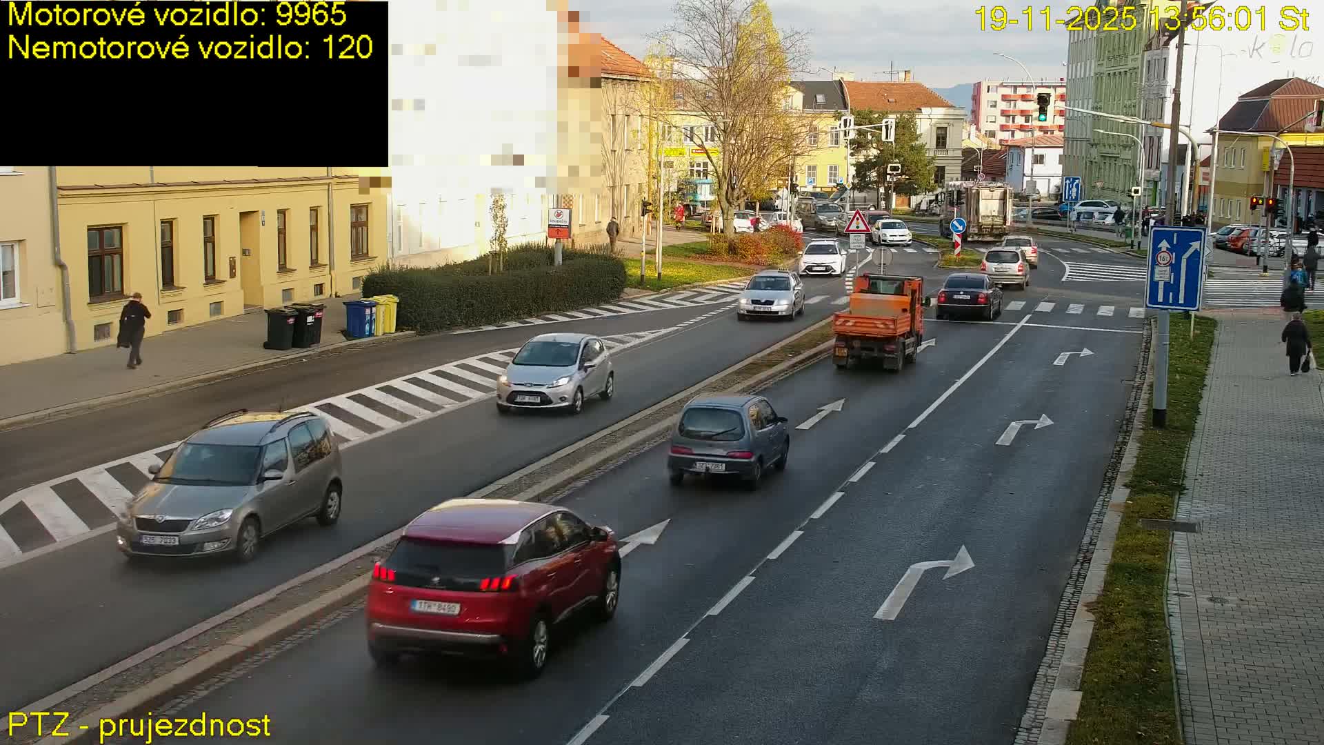 Kroměříž, Husovo & Kotojedska Náměstí Square /ul. 1.Máje (1 May Street) Junction Live Cam - Kromeriz, Zlin, Czechia