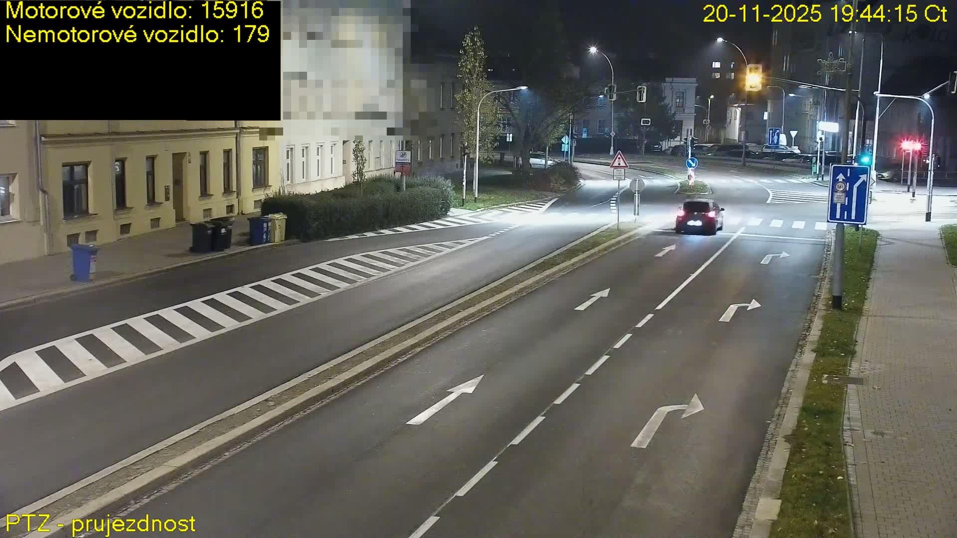 Kroměříž, Husovo & Kotojedska Náměstí Square /ul. 1.Máje (1 May Street) Junction Live Cam - Kromeriz, Zlin, Czechia