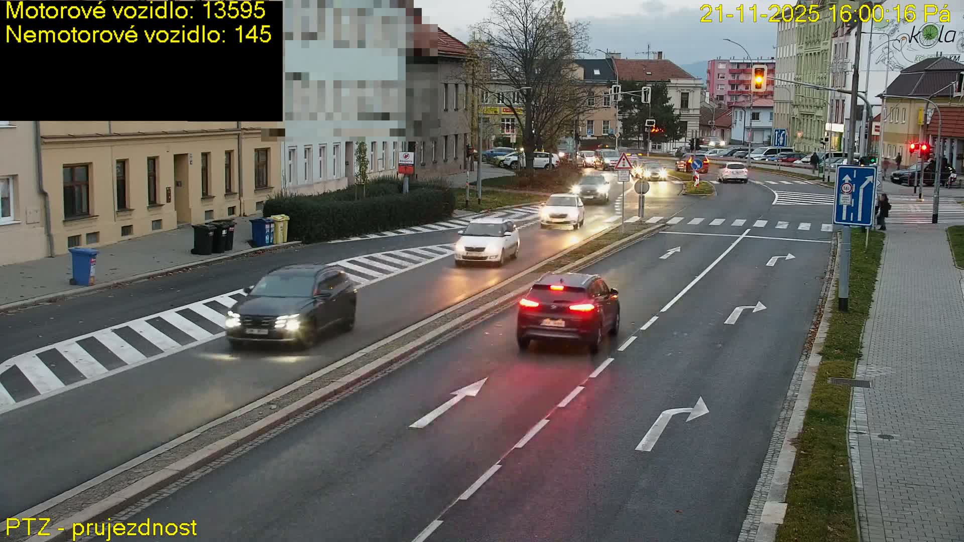 Kroměříž, Husovo & Kotojedska Náměstí Square /ul. 1.Máje (1 May Street) Junction Live Cam - Kromeriz, Zlin, Czechia