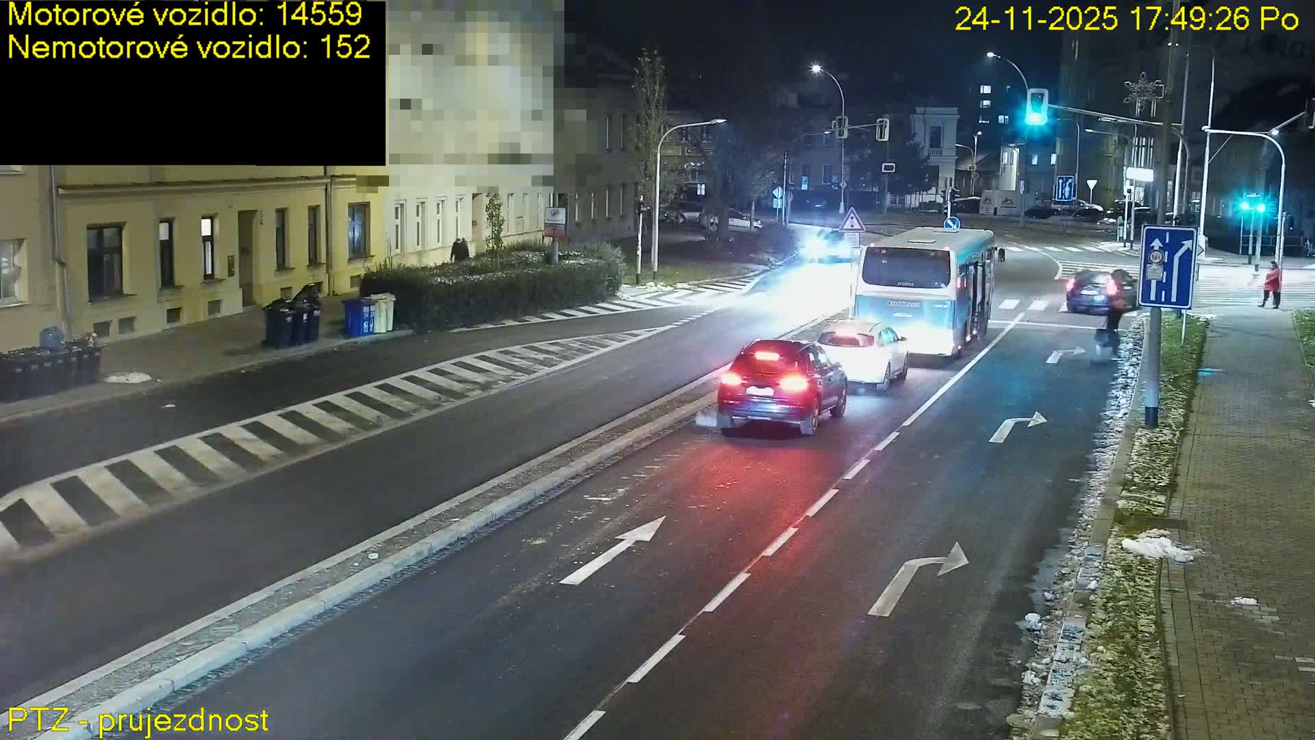 Kroměříž, Husovo & Kotojedska Náměstí Square /ul. 1.Máje (1 May Street) Junction Live Cam - Kromeriz, Zlin, Czechia