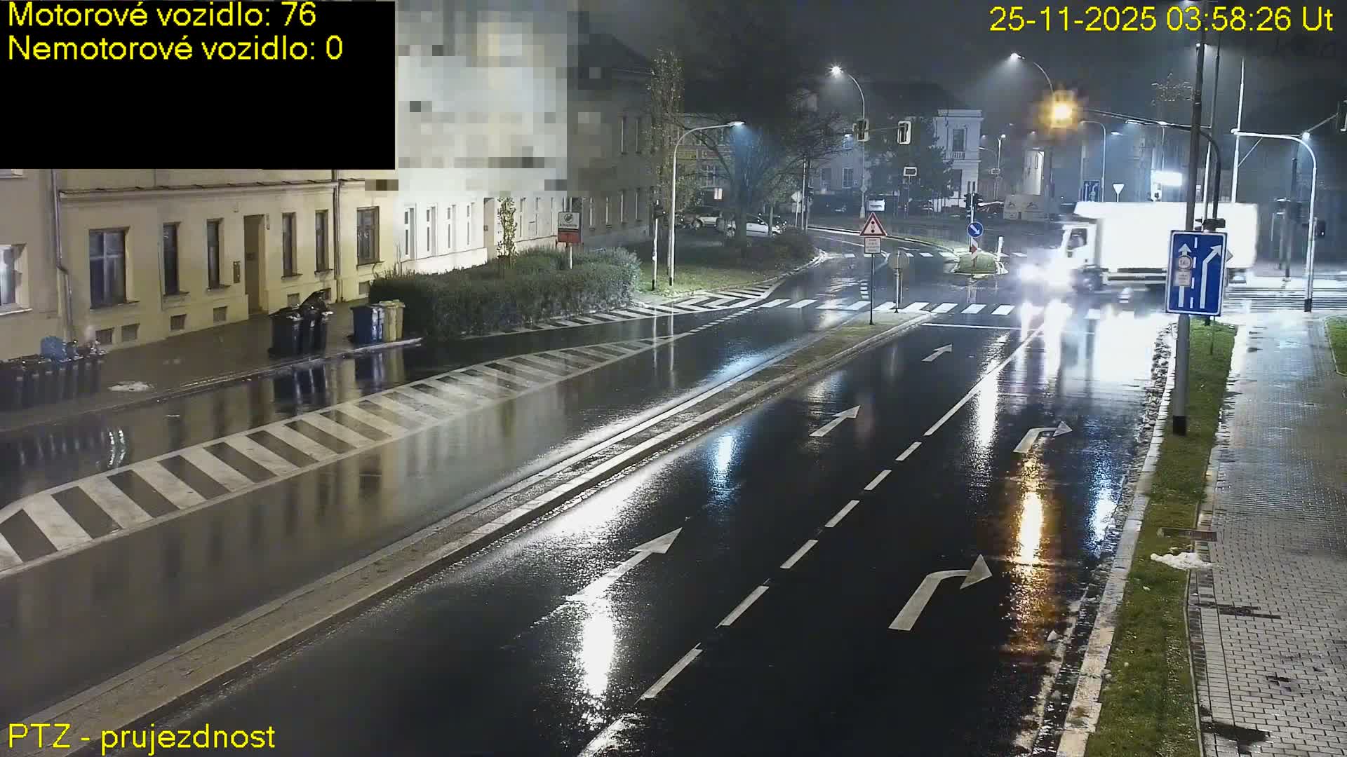 Kroměříž, Husovo & Kotojedska Náměstí Square /ul. 1.Máje (1 May Street) Junction Live Cam - Kromeriz, Zlin, Czechia