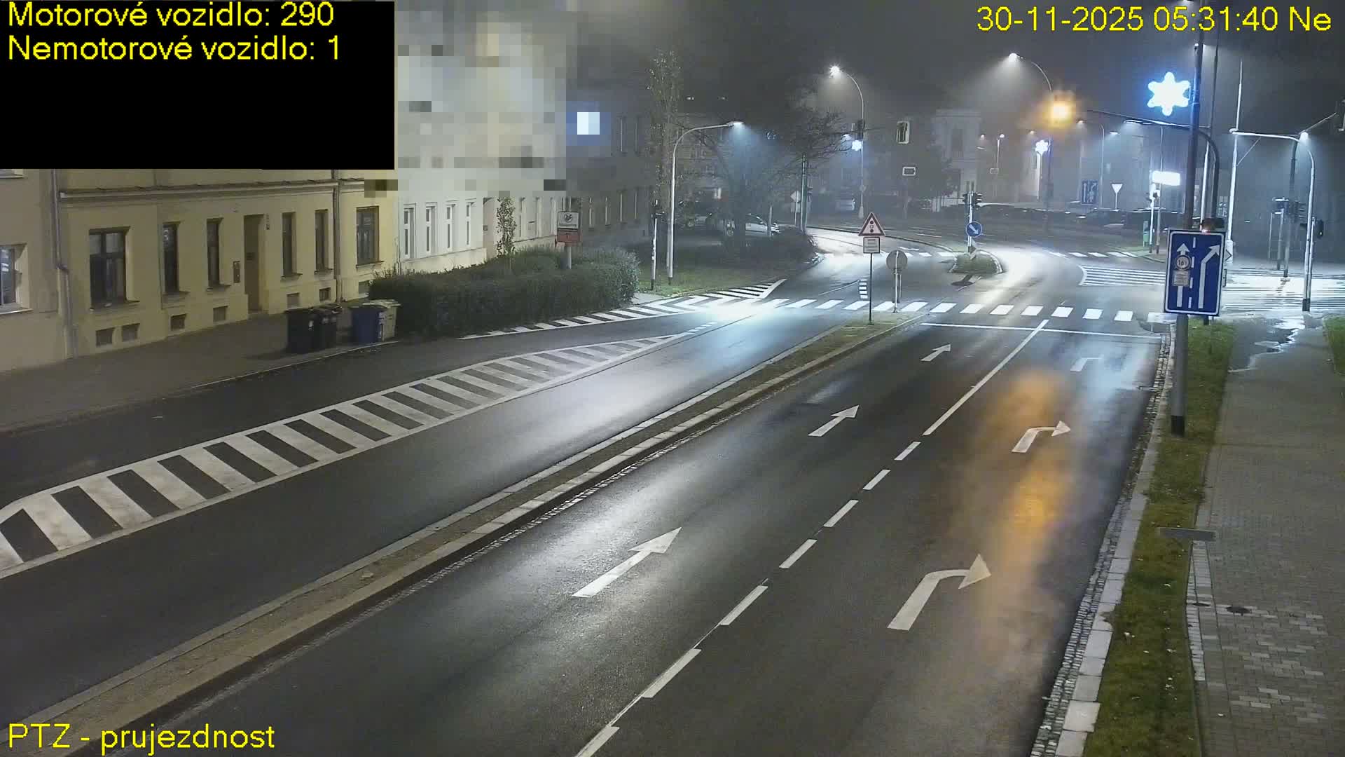 Kroměříž, Husovo & Kotojedska Náměstí Square /ul. 1.Máje (1 May Street) Junction Live Cam - Kromeriz, Zlin, Czechia