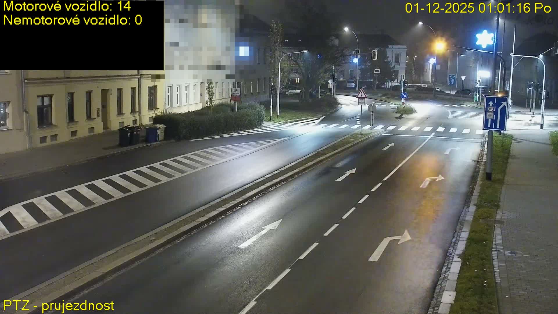 Kroměříž, Husovo & Kotojedska Náměstí Square /ul. 1.Máje (1 May Street) Junction Live Cam - Kromeriz, Zlin, Czechia