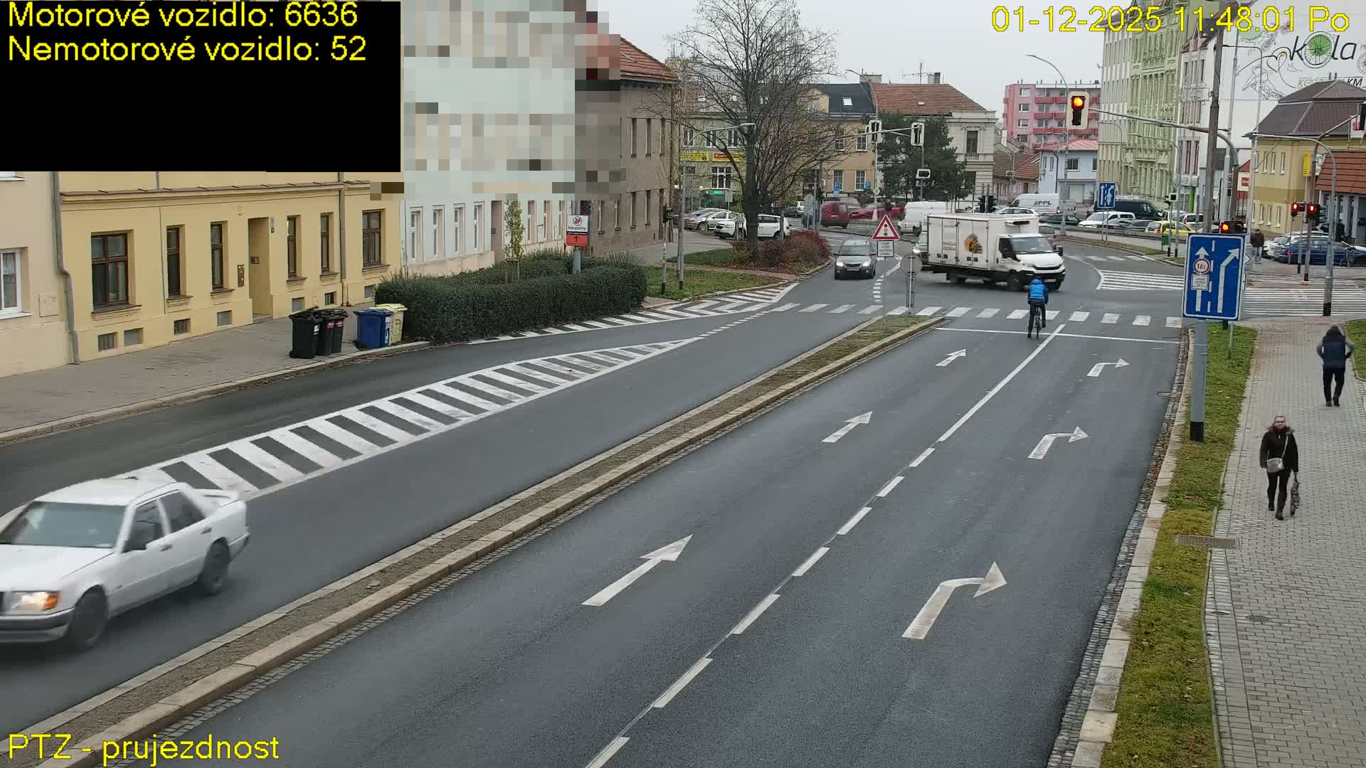 Kroměříž, Husovo & Kotojedska Náměstí Square /ul. 1.Máje (1 May Street) Junction Live Cam - Kromeriz, Zlin, Czechia