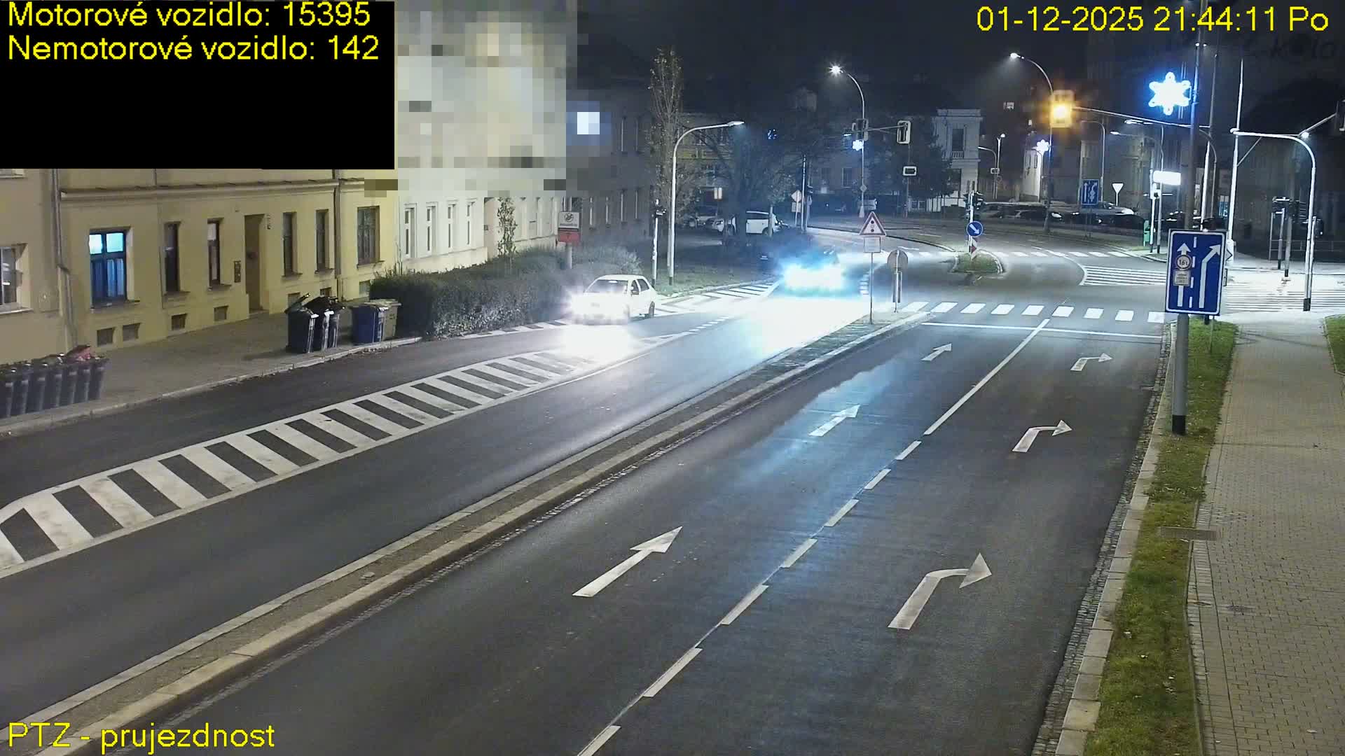 Kroměříž, Husovo & Kotojedska Náměstí Square /ul. 1.Máje (1 May Street) Junction Live Cam - Kromeriz, Zlin, Czechia
