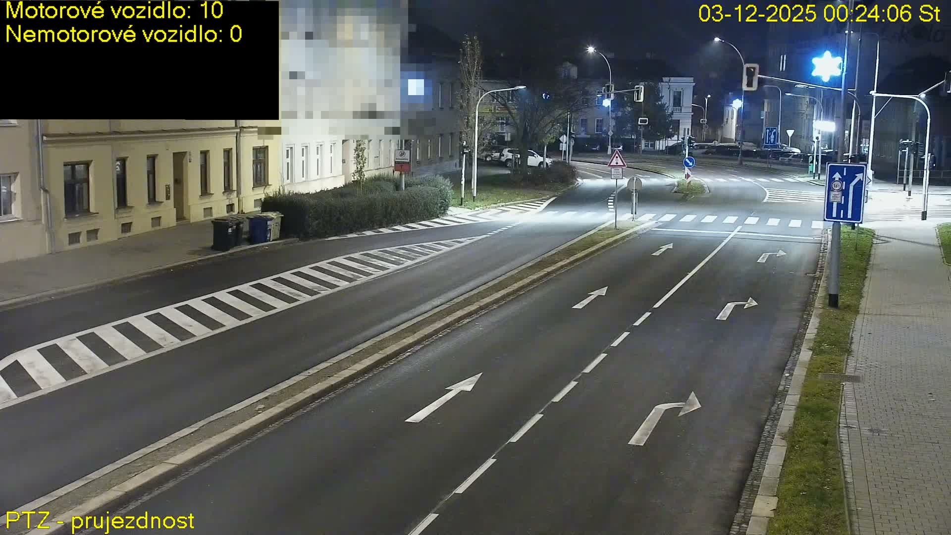 Kroměříž, Husovo & Kotojedska Náměstí Square /ul. 1.Máje (1 May Street) Junction Live Cam - Kromeriz, Zlin, Czechia