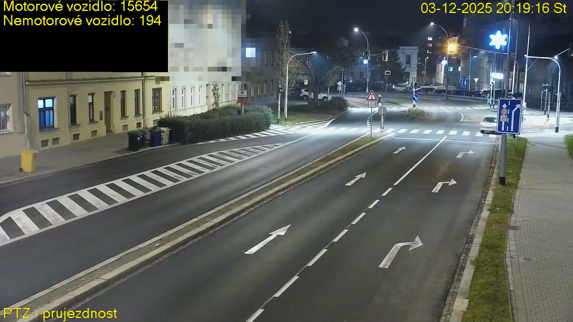Kroměříž, Husovo & Kotojedska Náměstí Square /ul. 1.Máje (1 May Street) Junction Live Cam - Kromeriz, Zlin, Czechia