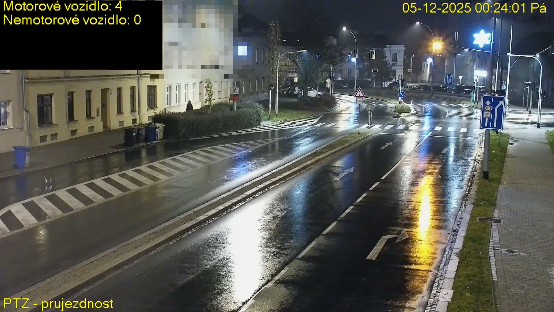 Kroměříž, Husovo & Kotojedska Náměstí Square /ul. 1.Máje (1 May Street) Junction Live Cam - Kromeriz, Zlin, Czechia