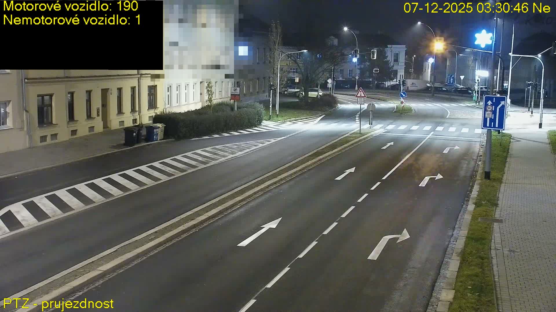 Kroměříž, Husovo & Kotojedska Náměstí Square /ul. 1.Máje (1 May Street) Junction Live Cam - Kromeriz, Zlin, Czechia