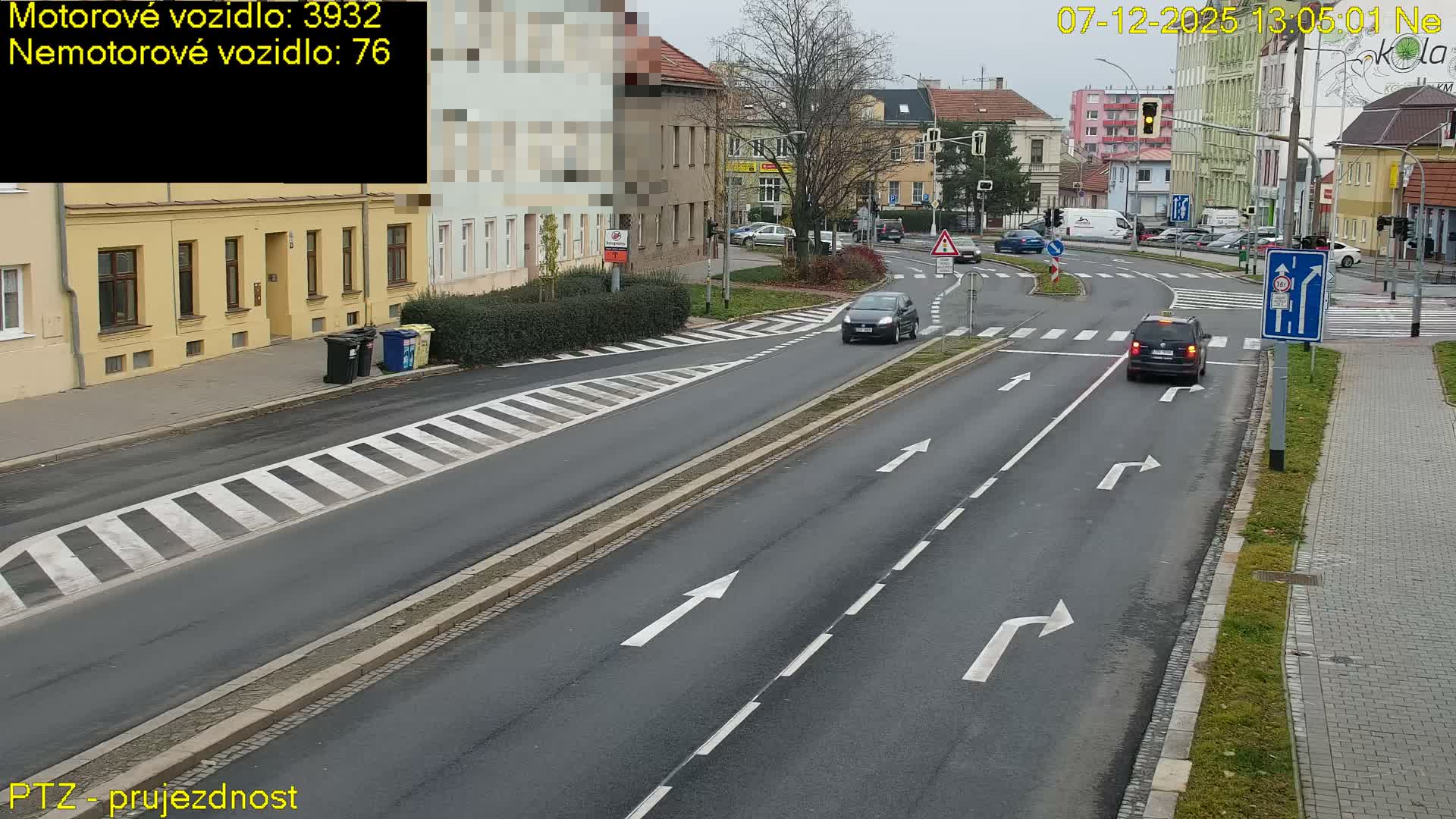 Kroměříž, Husovo & Kotojedska Náměstí Square /ul. 1.Máje (1 May Street) Junction Live Cam - Kromeriz, Zlin, Czechia