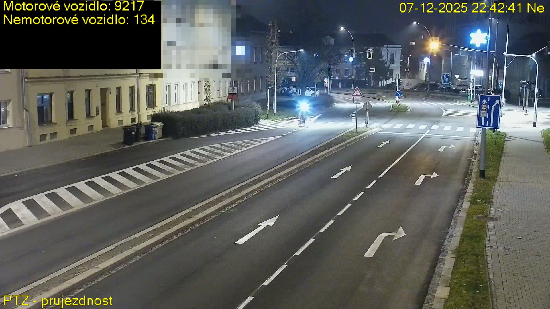 Kroměříž, Husovo & Kotojedska Náměstí Square /ul. 1.Máje (1 May Street) Junction Live Cam - Kromeriz, Zlin, Czechia