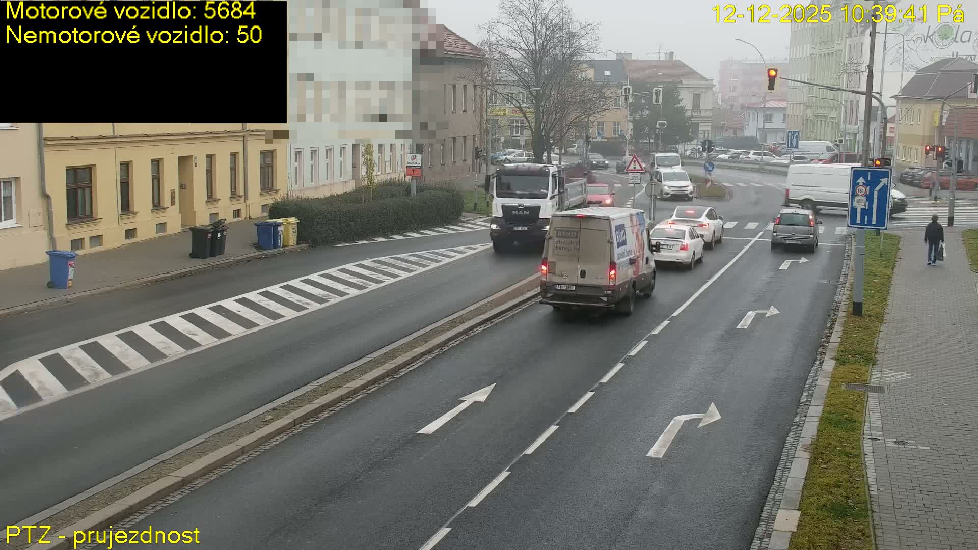 Kroměříž, Husovo & Kotojedska Náměstí Square /ul. 1.Máje (1 May Street) Junction Live Cam - Kromeriz, Zlin, Czechia