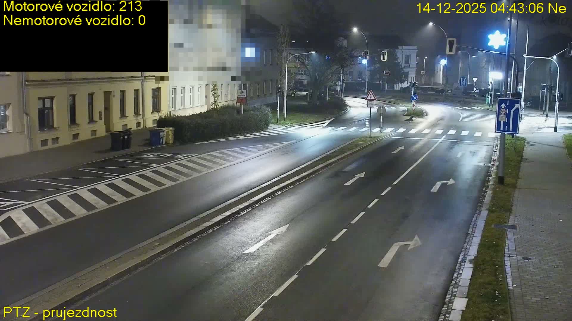 Kroměříž, Husovo & Kotojedska Náměstí Square /ul. 1.Máje (1 May Street) Junction Live Cam - Kromeriz, Zlin, Czechia