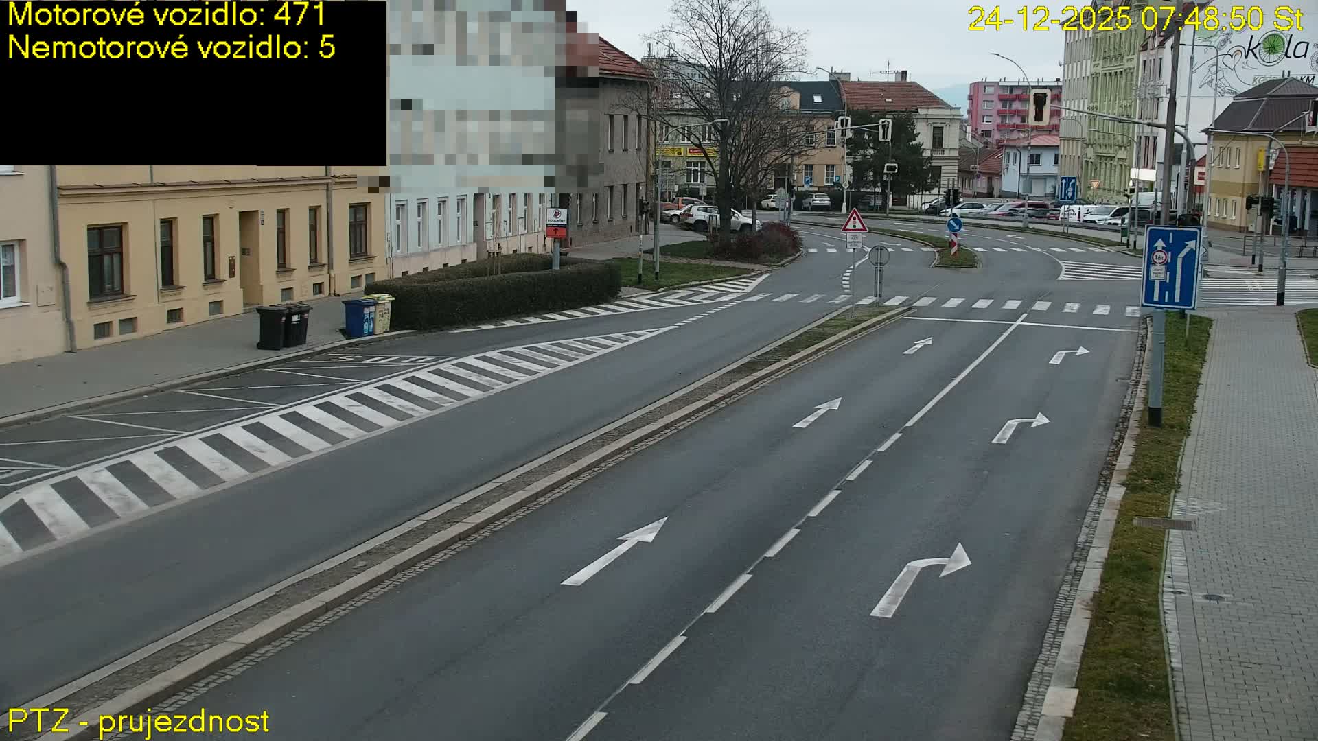 Kroměříž, Husovo & Kotojedska Náměstí Square /ul. 1.Máje (1 May Street) Junction Live Cam - Kromeriz, Zlin, Czechia